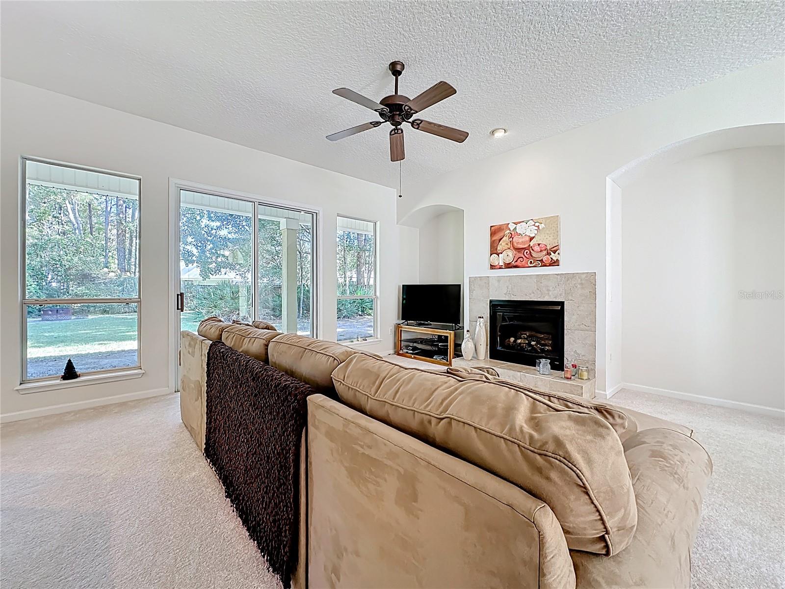 Image 5 of 28 For 96028 Long Island Place