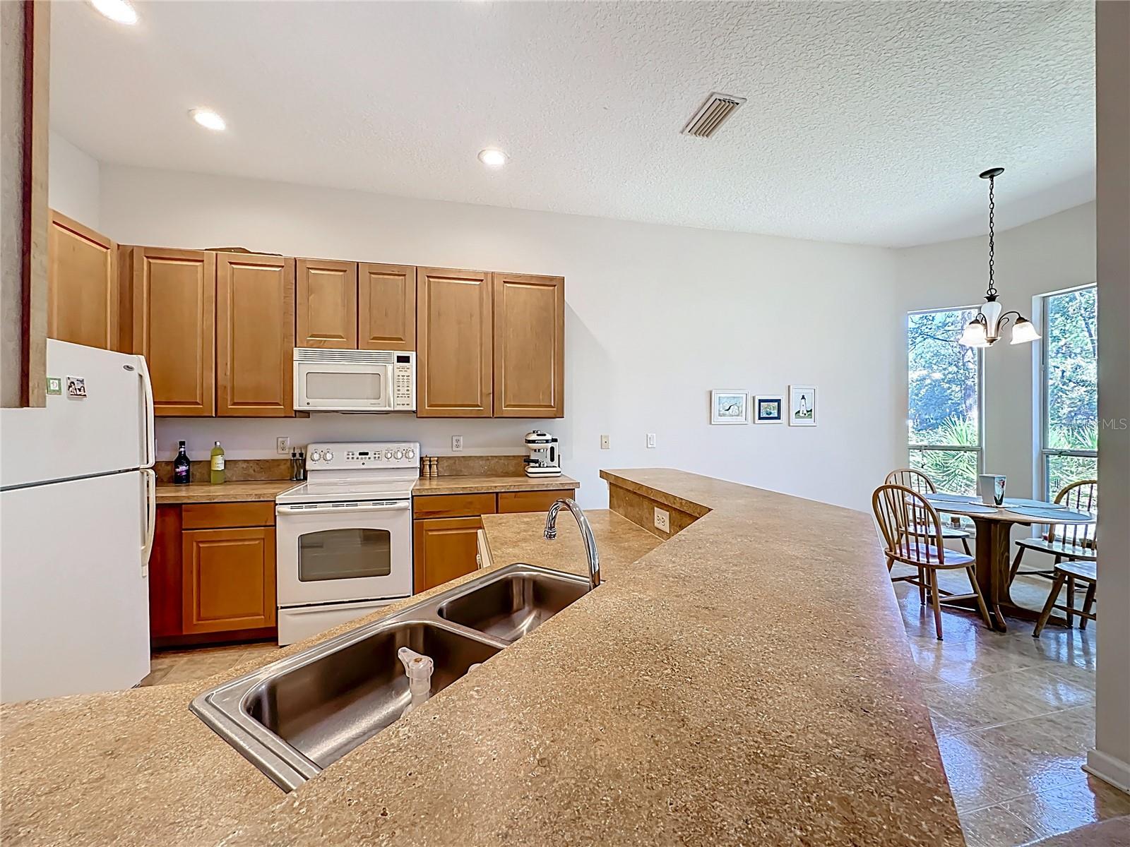 Image 8 of 28 For 96028 Long Island Place