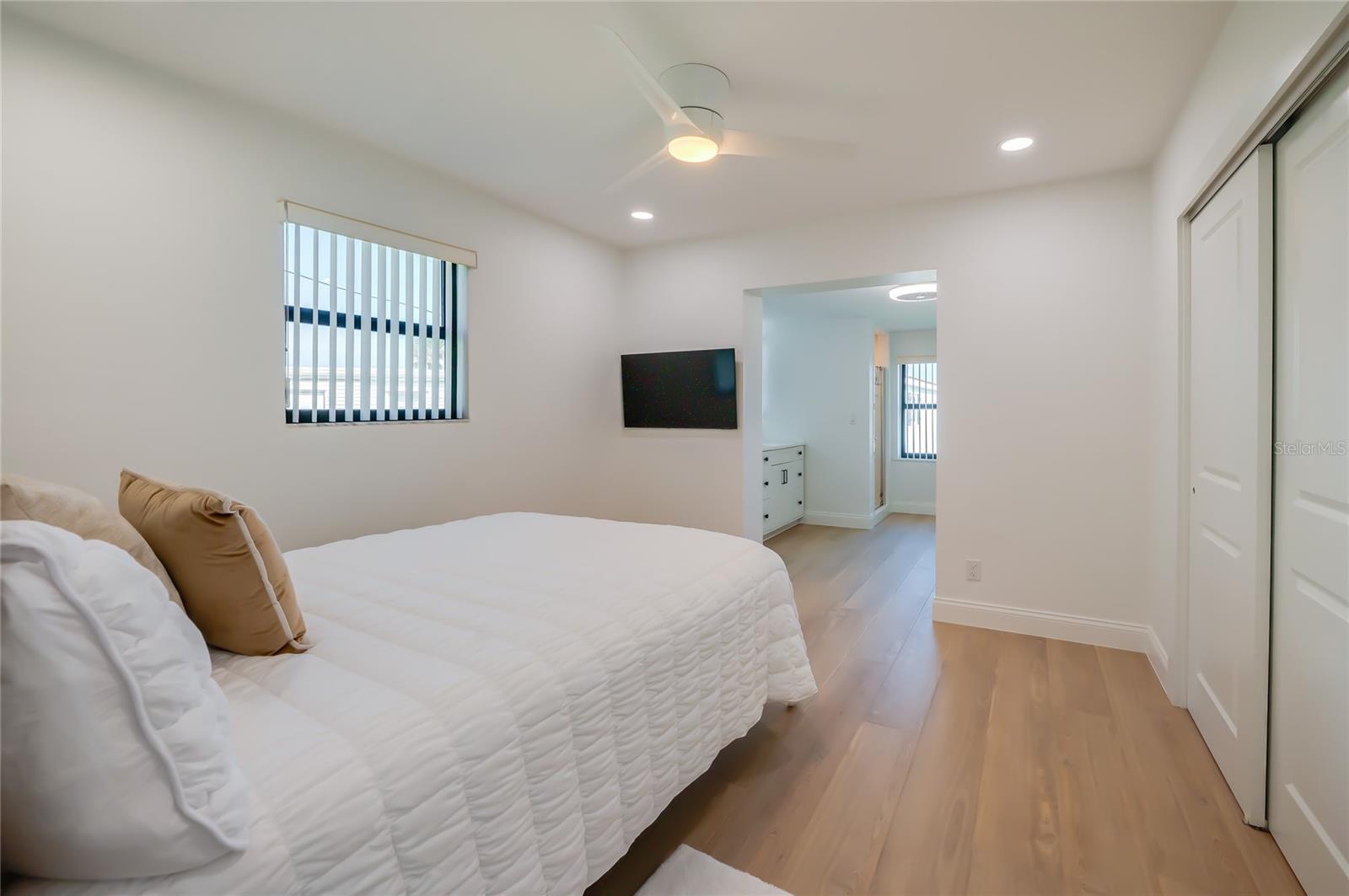 Image 14 of 43 For 3 Sea Shore Drive