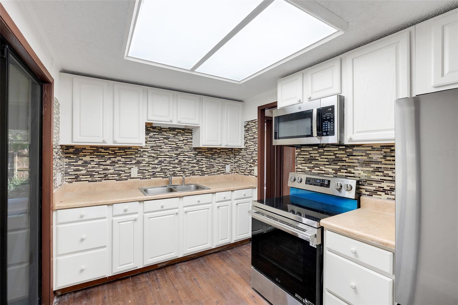 Image 20 of 35 For 3000 Hunkin Circle