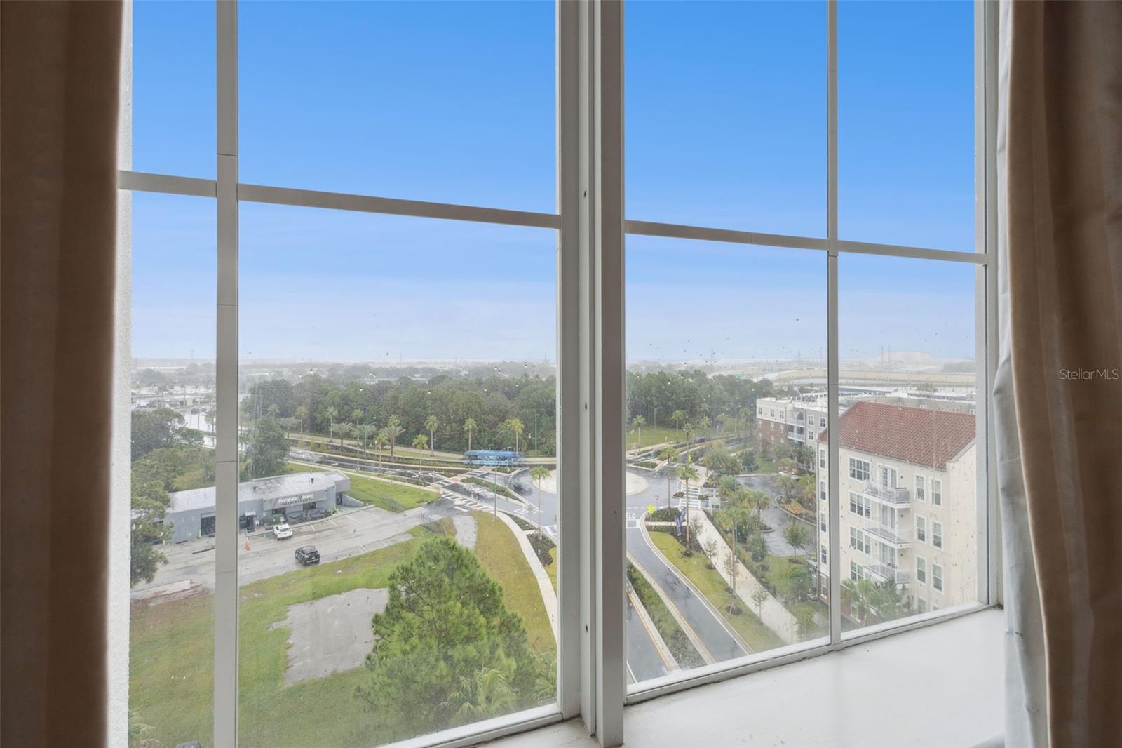 Image 8 of 19 For 7395 Universal Boulevard 904