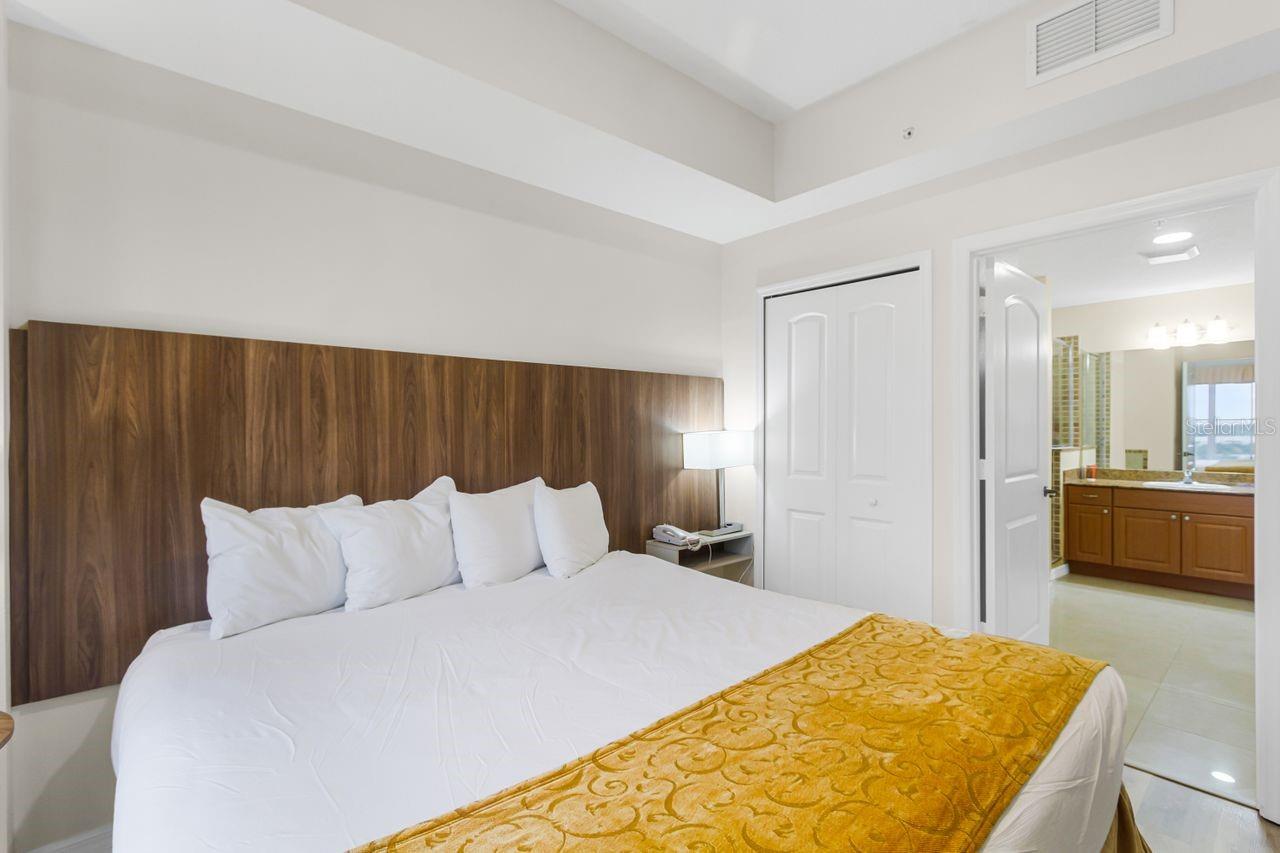 Image 9 of 19 For 7395 Universal Boulevard 904