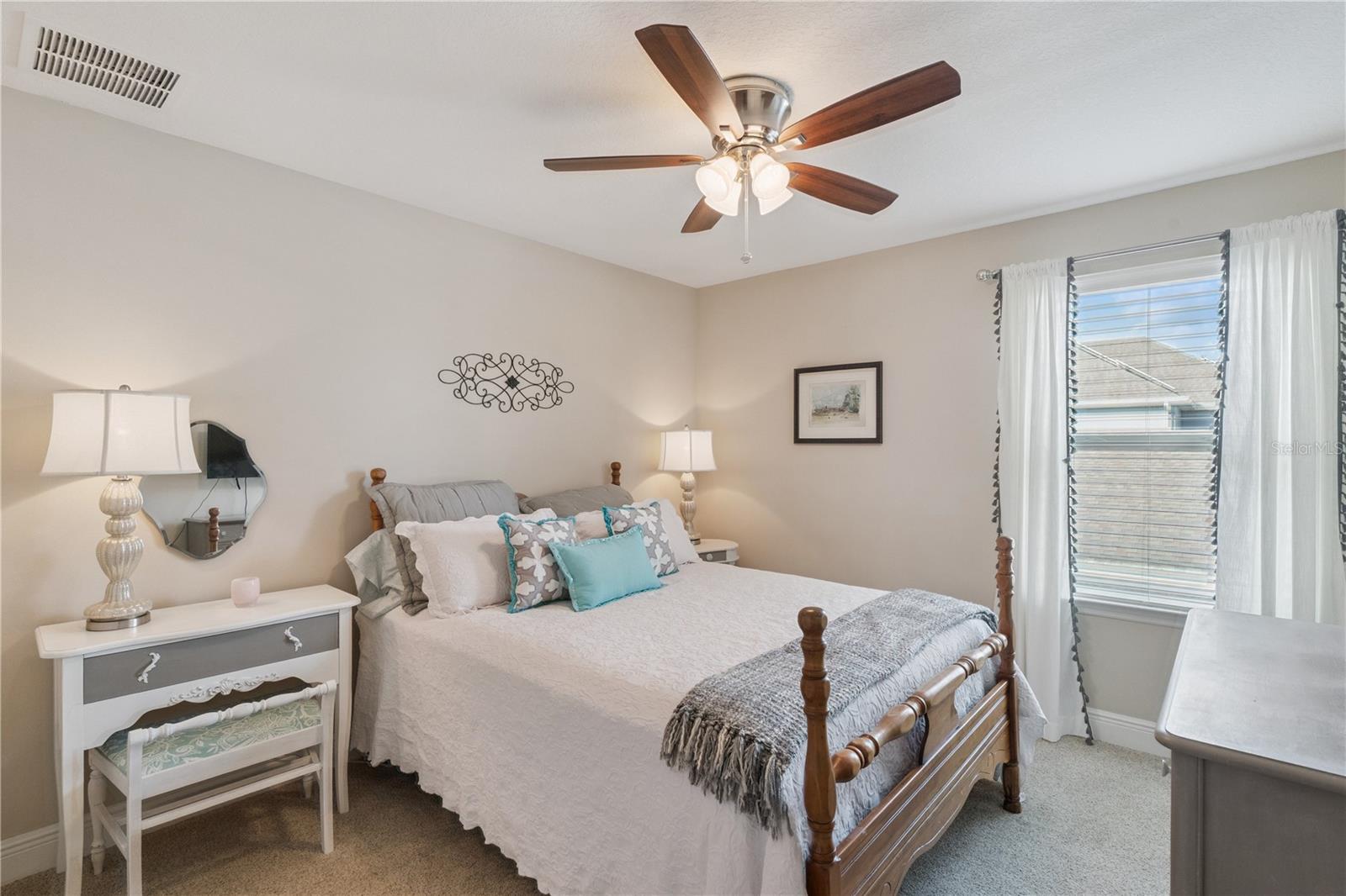 Image 11 of 52 For 8019 Rail Street