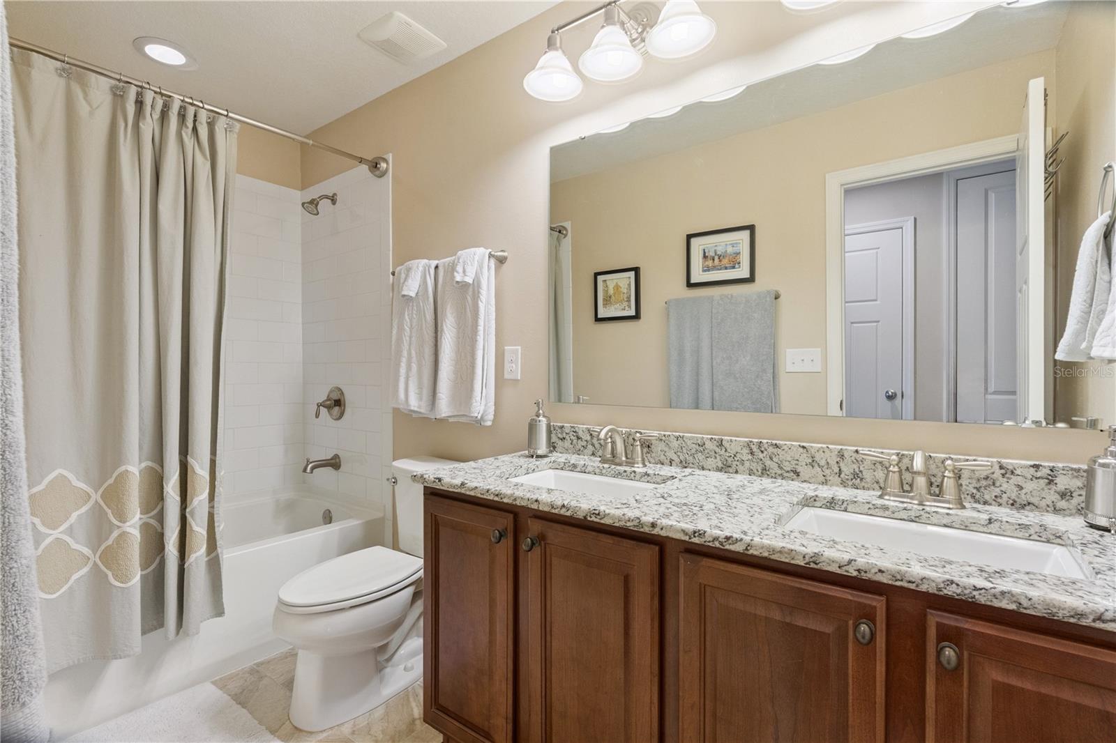 Image 12 of 52 For 8019 Rail Street