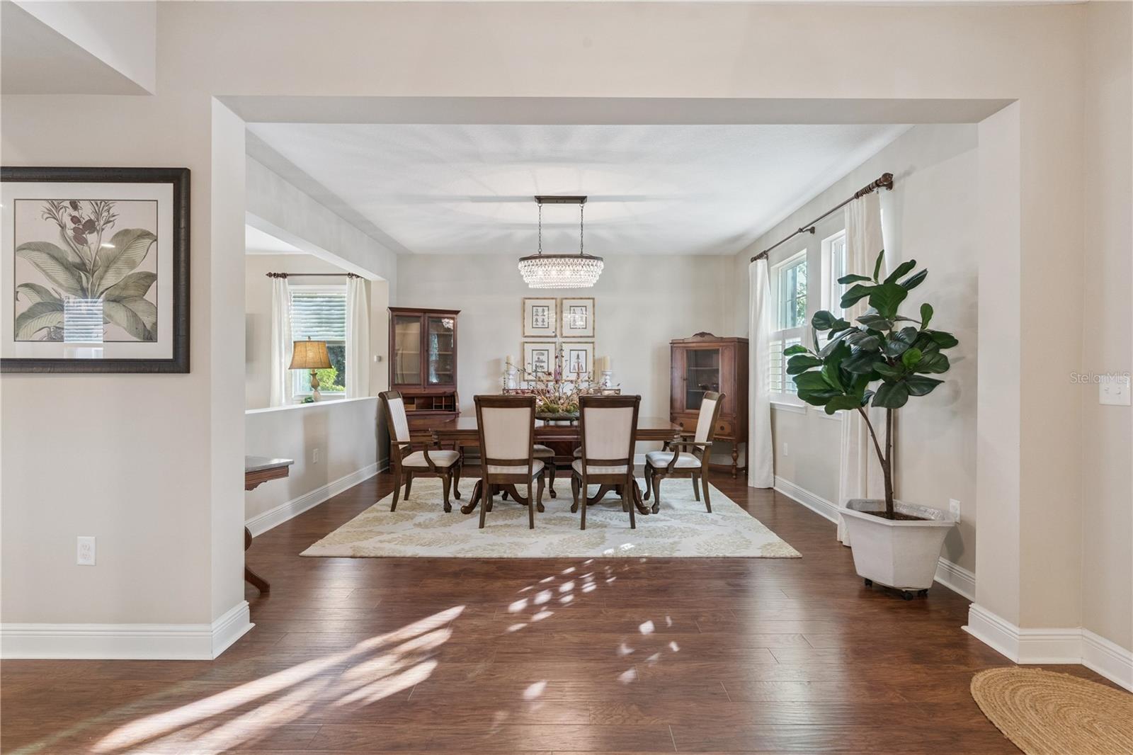 Image 14 of 52 For 8019 Rail Street