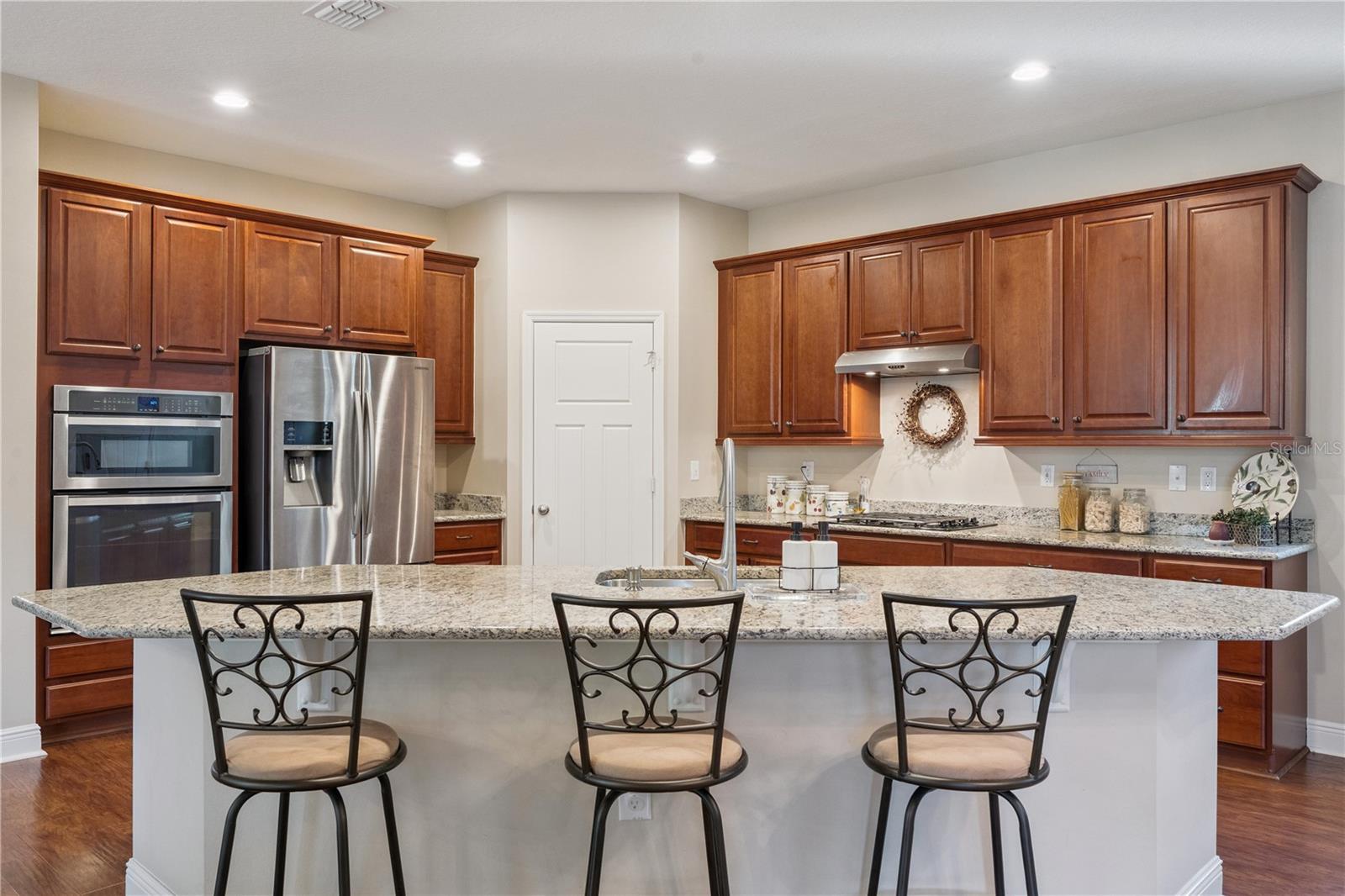 Image 19 of 52 For 8019 Rail Street