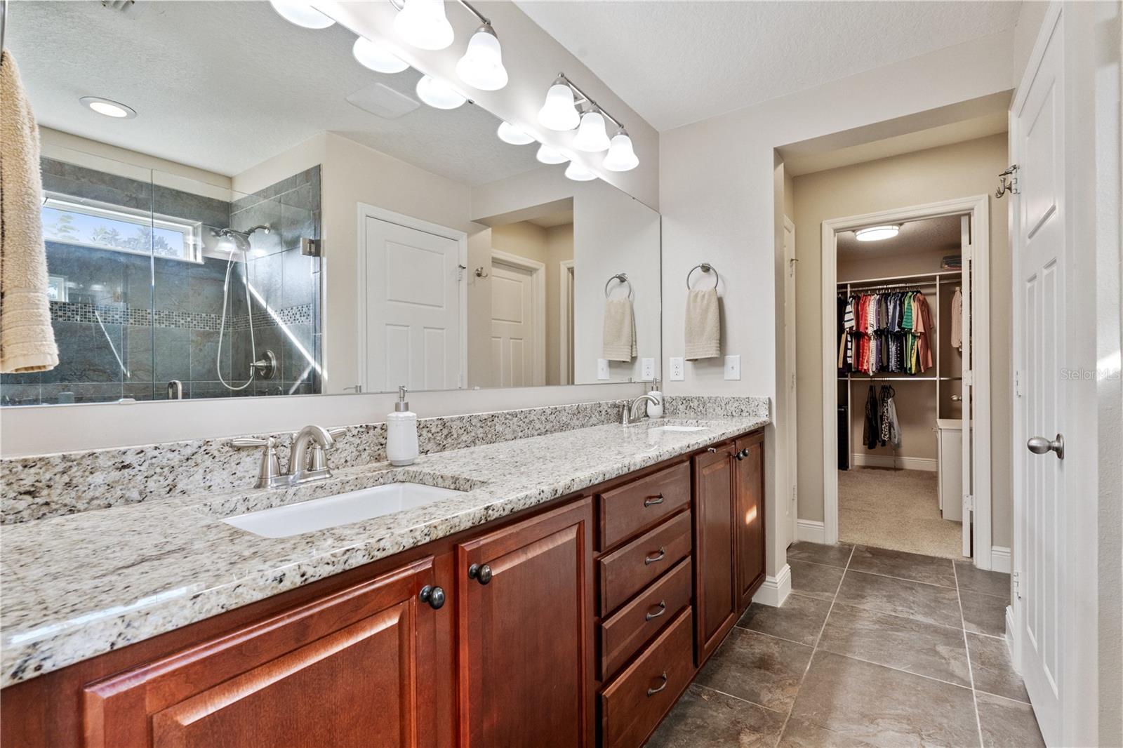 Image 8 of 52 For 8019 Rail Street