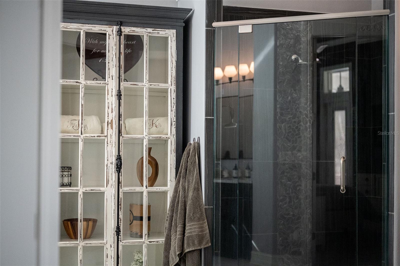 Image 100 of 100 For 4236 Hield