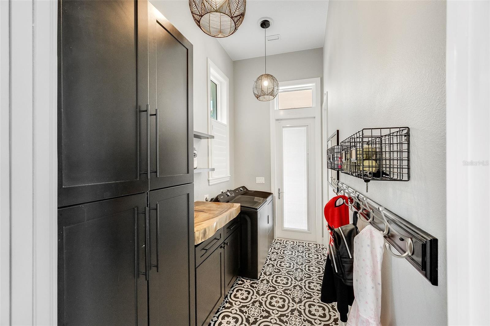 Image 37 of 100 For 4236 Hield