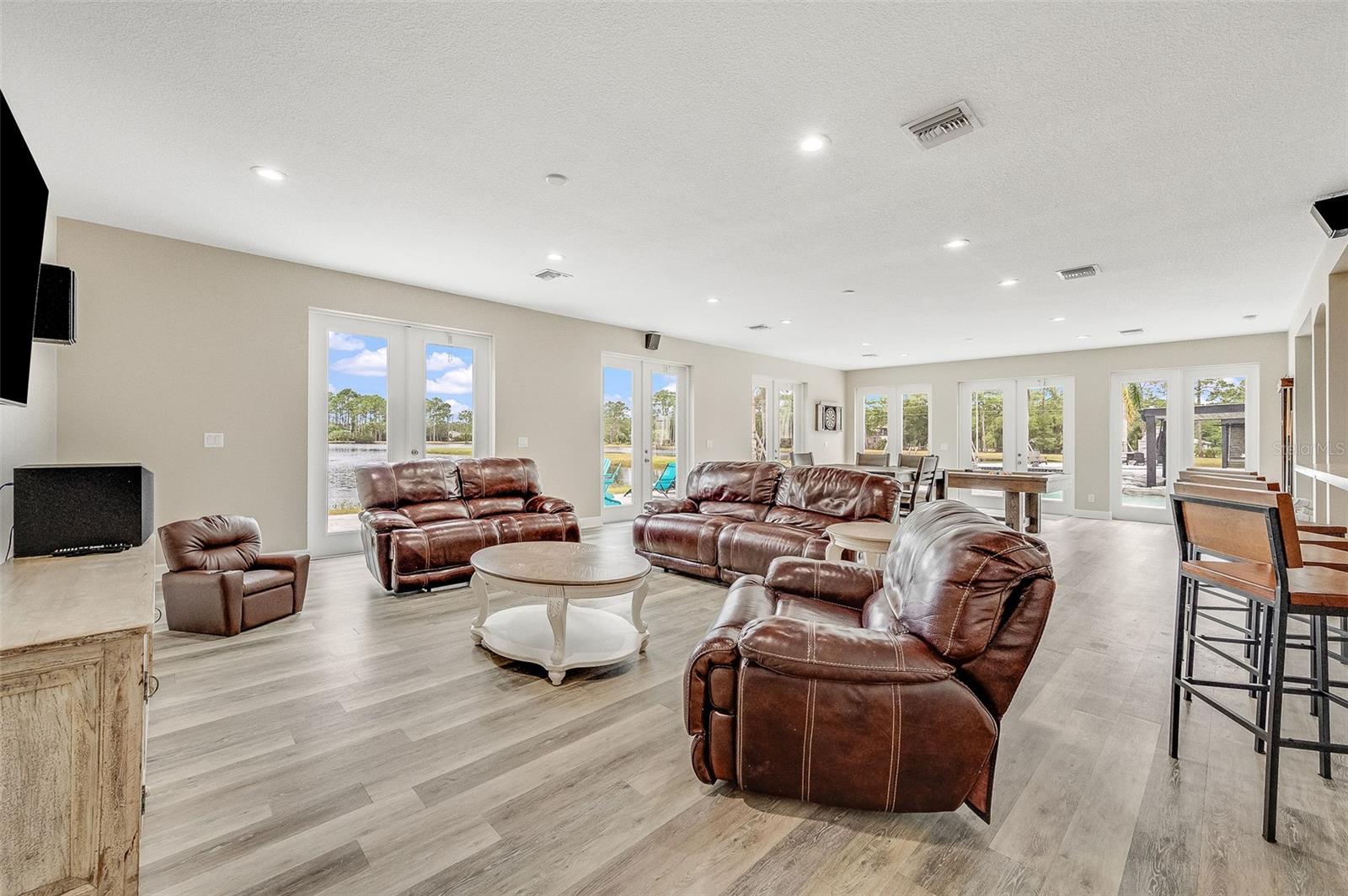 Image 52 of 100 For 4236 Hield