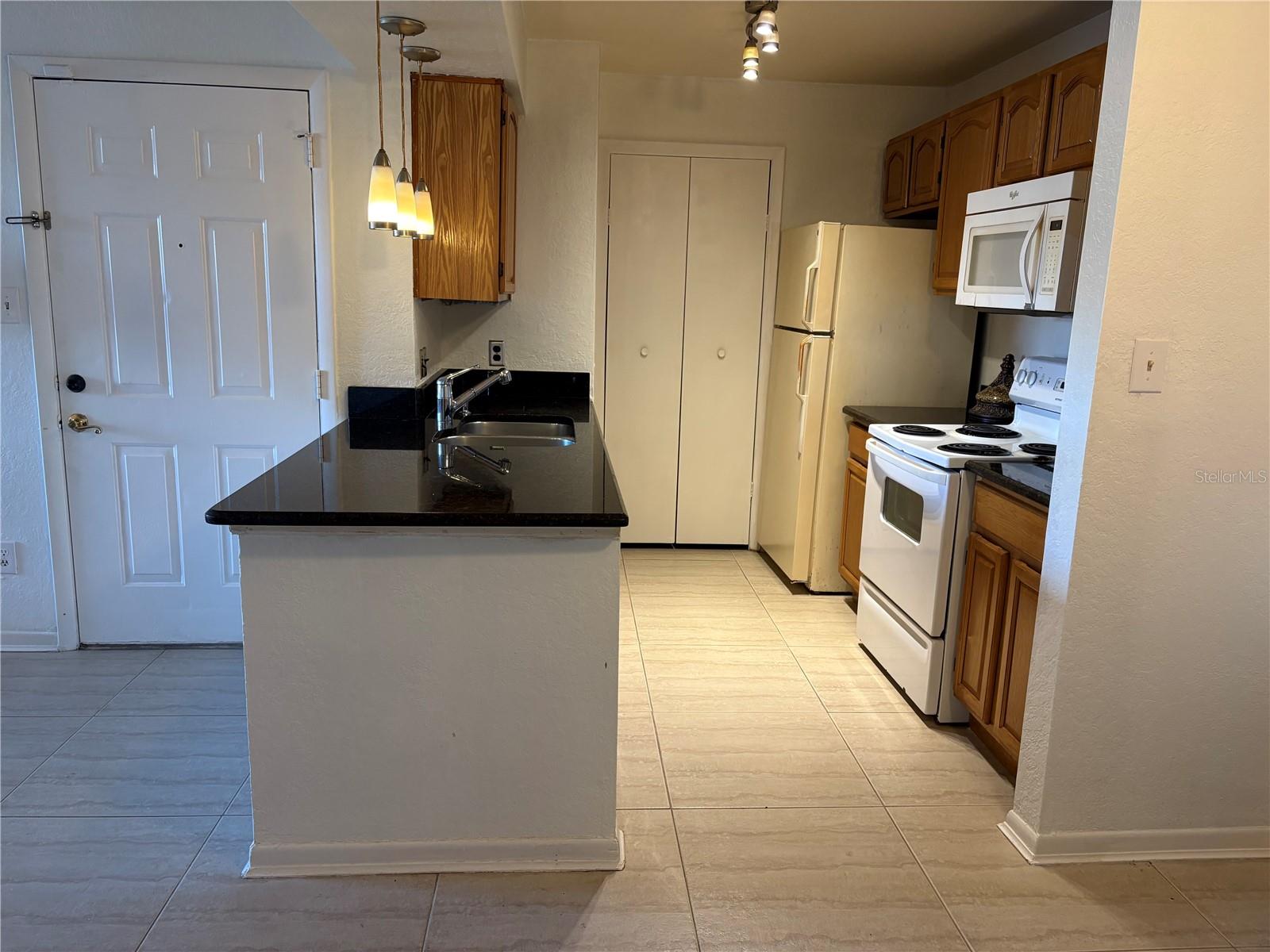 Image 6 of 16 For 5601 Rosebriar Way 106