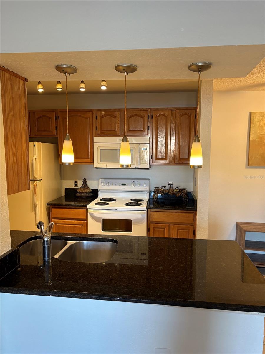 Image 7 of 16 For 5601 Rosebriar Way 106