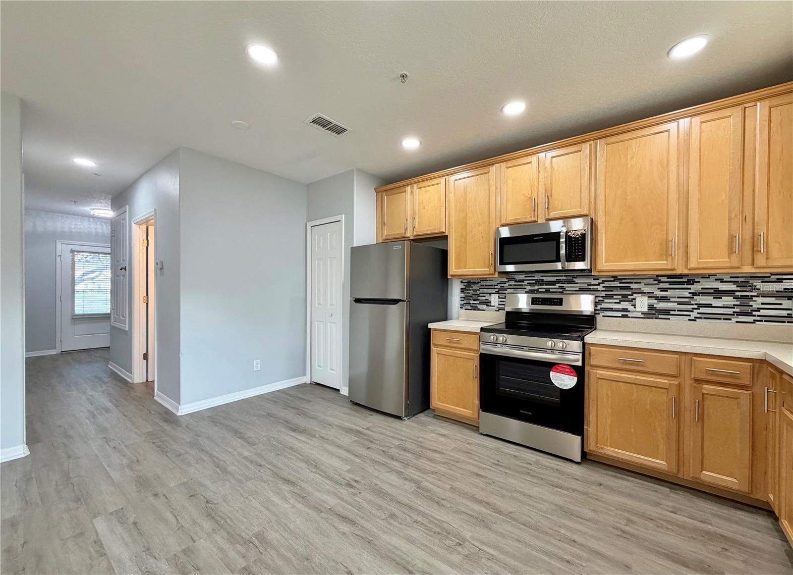 Image 15 of 34 For 2026 Cypress Bay Boulevard