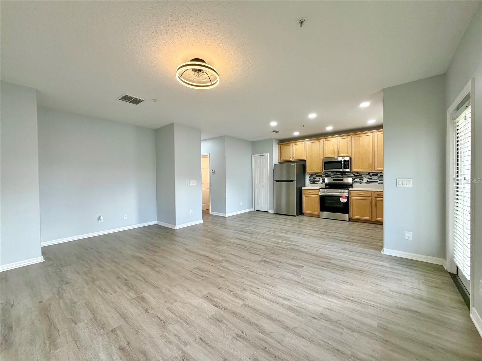 Image 18 of 34 For 2026 Cypress Bay Boulevard