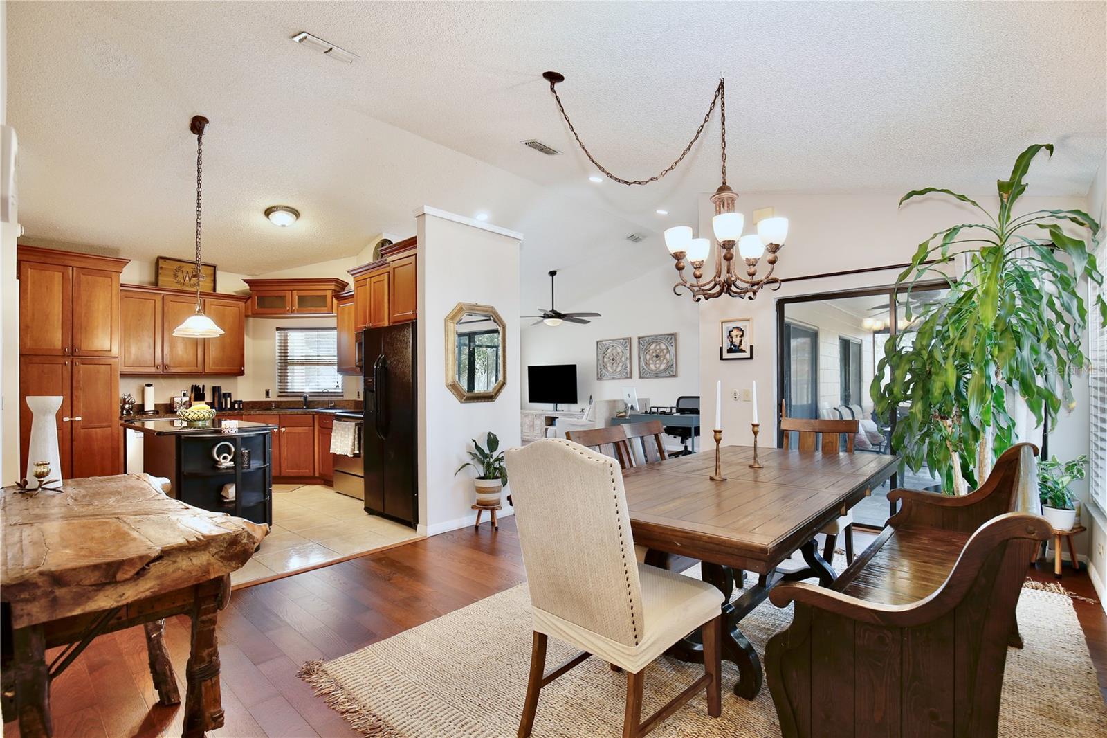 Image 11 of 55 For 300 Springview Drive