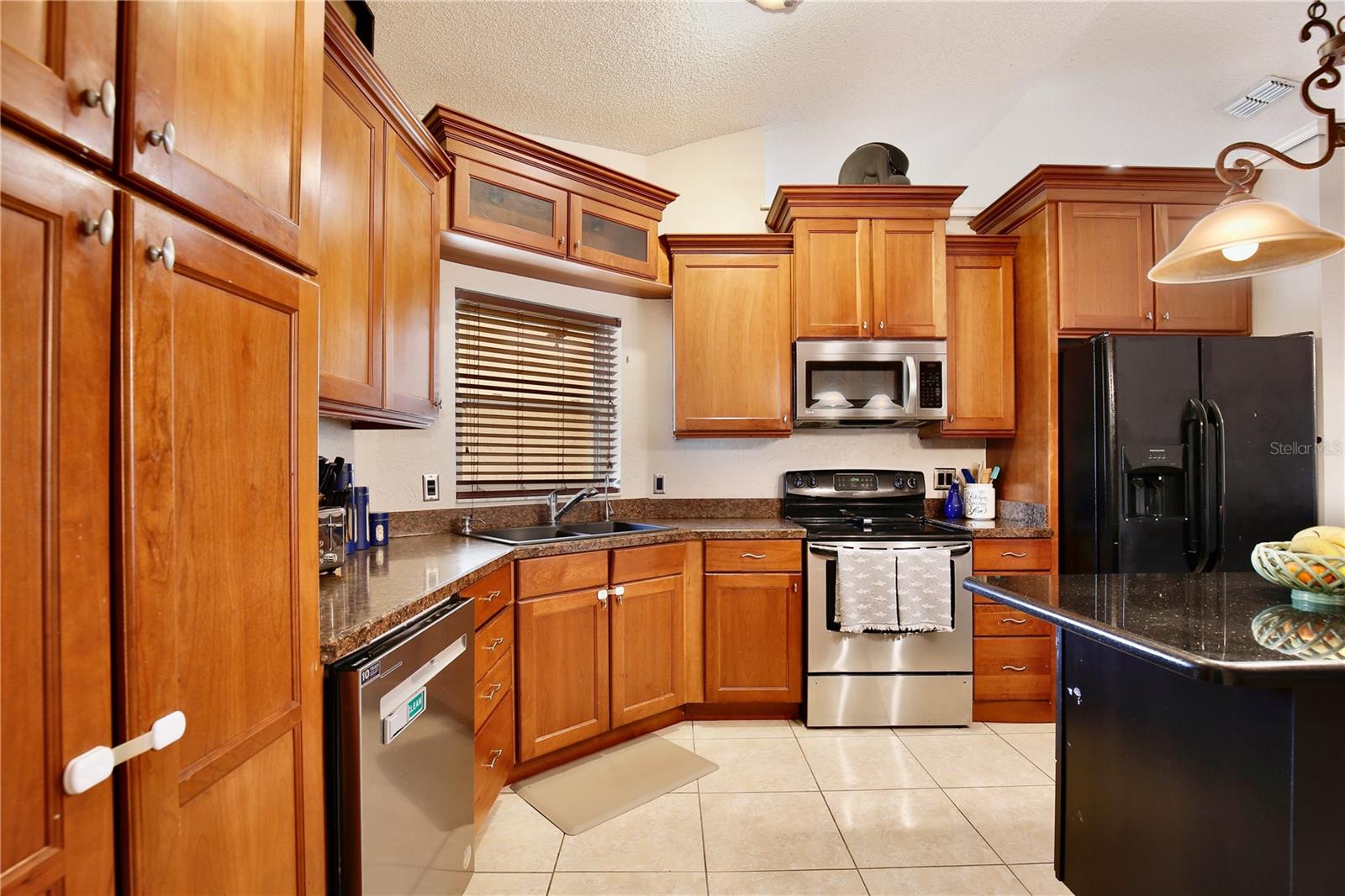 Image 14 of 55 For 300 Springview Drive