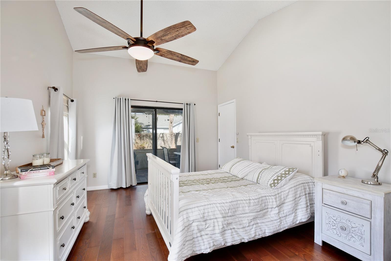 Image 16 of 55 For 300 Springview Drive