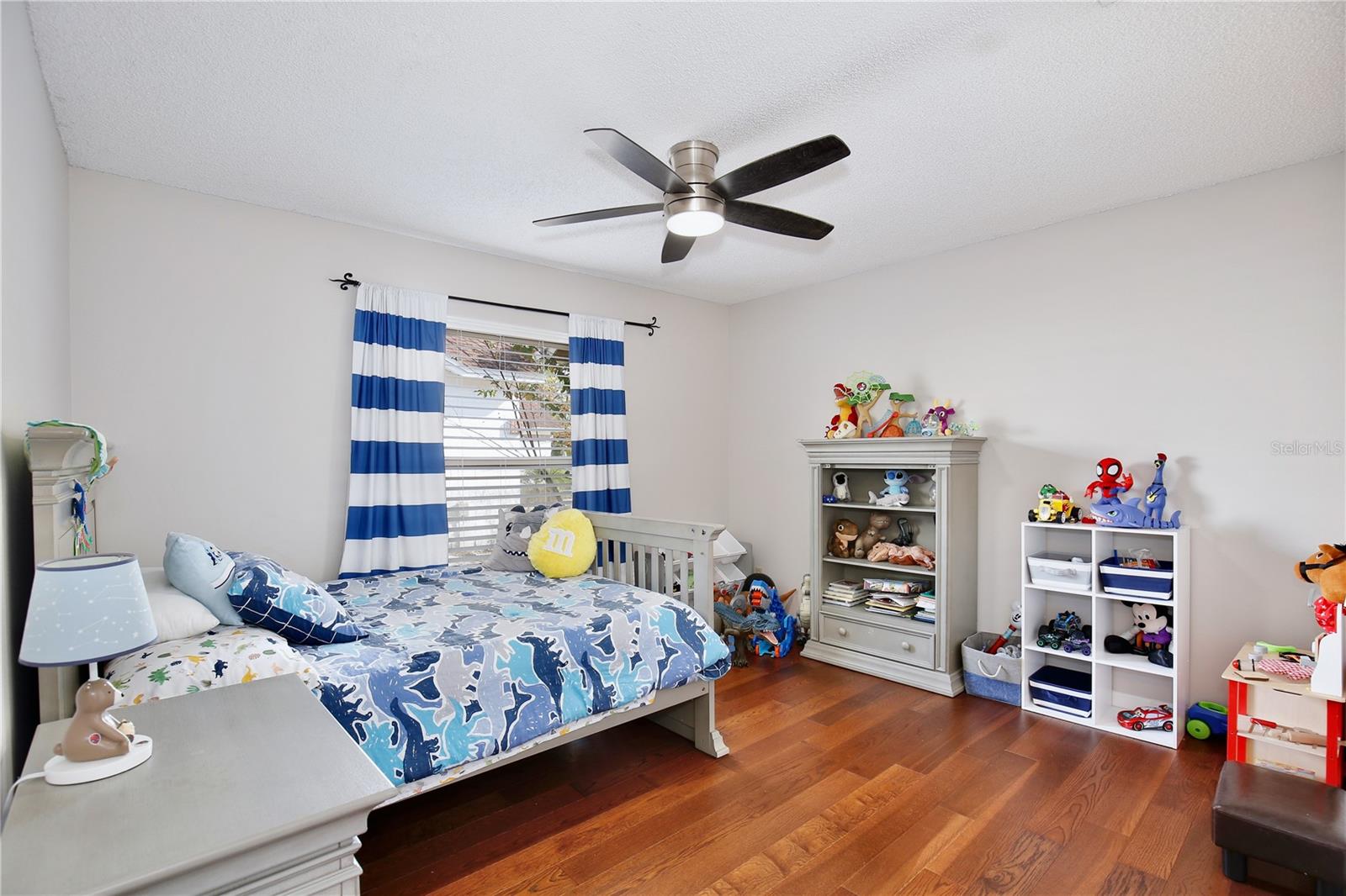 Image 23 of 55 For 300 Springview Drive