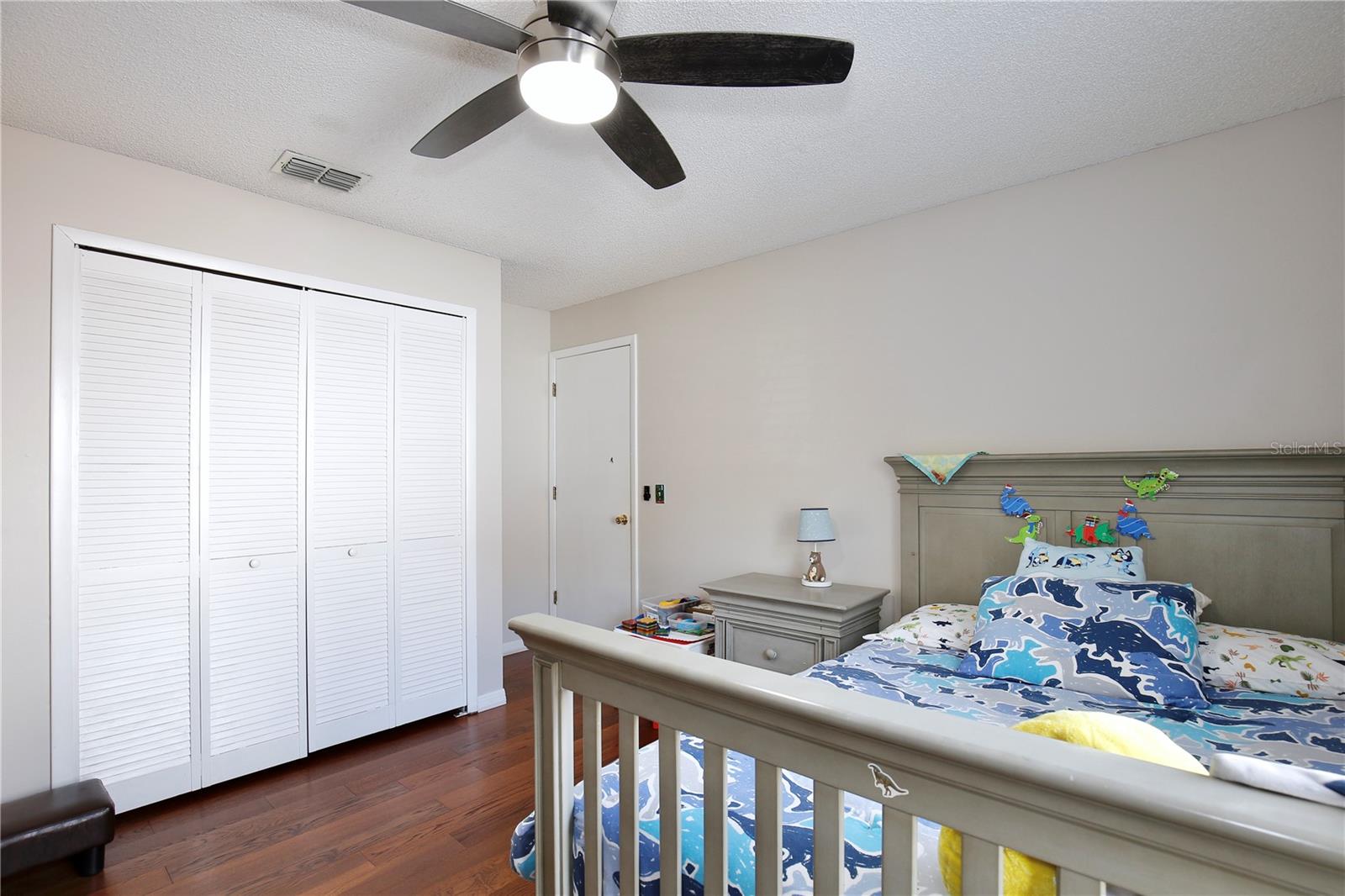 Image 24 of 55 For 300 Springview Drive