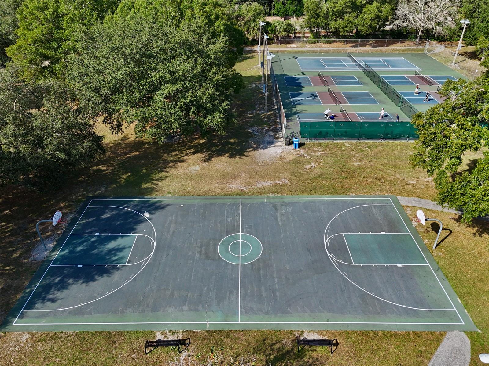 Image 52 of 55 For 300 Springview Drive