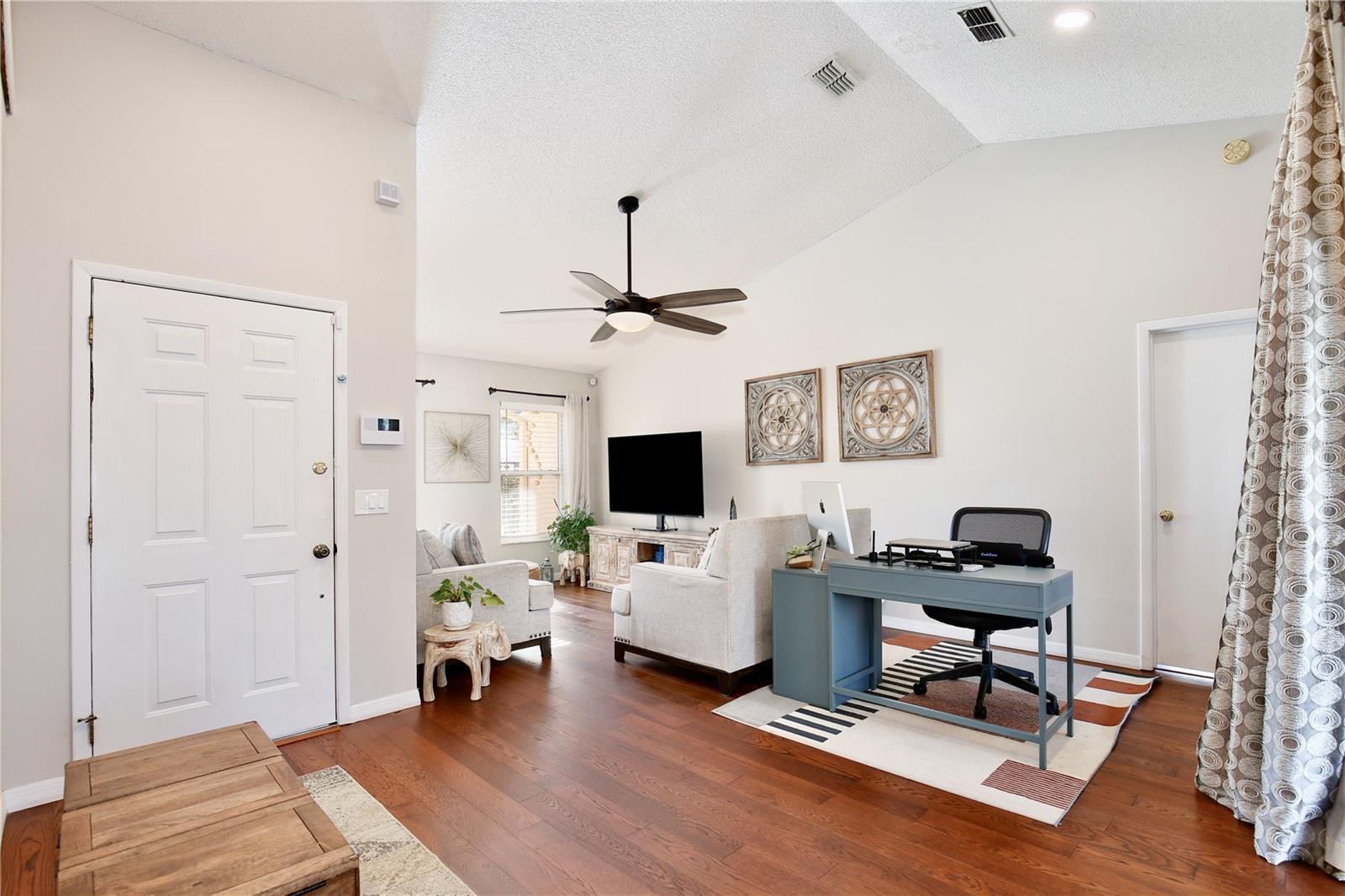 Image 6 of 55 For 300 Springview Drive