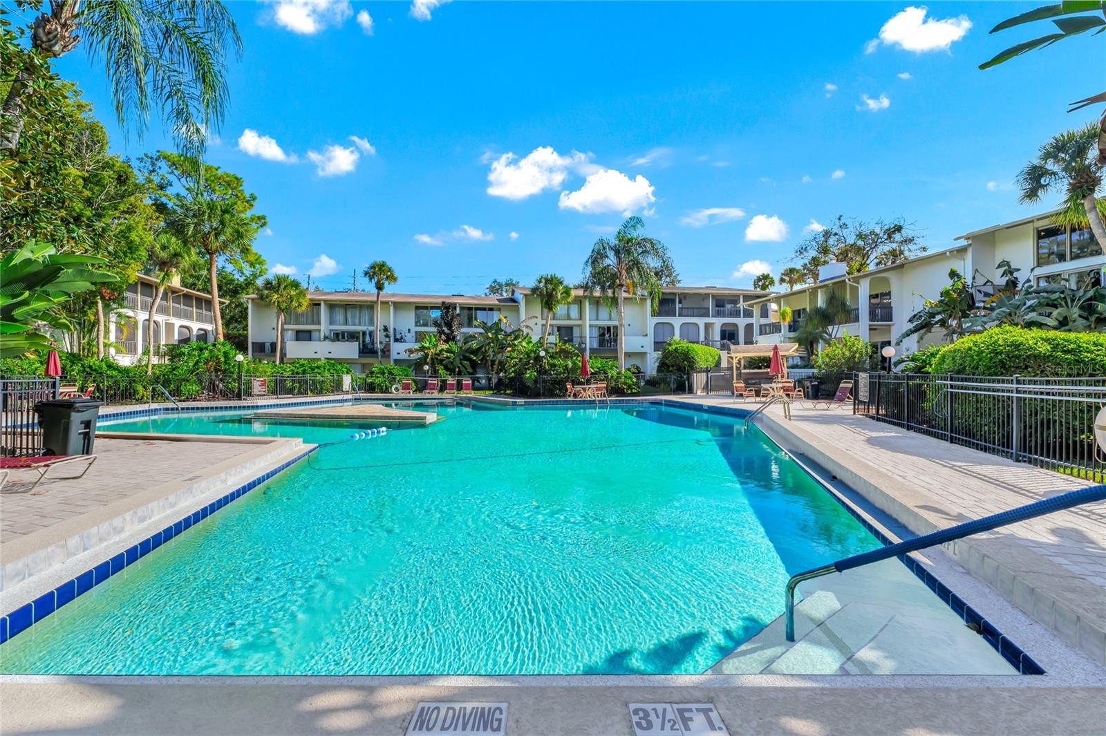 Image 22 of 41 For 200 Maitland Avenue 57