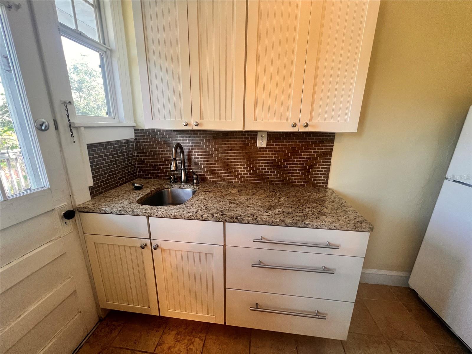 Image 10 of 13 For 617 Hyer Avenue 3