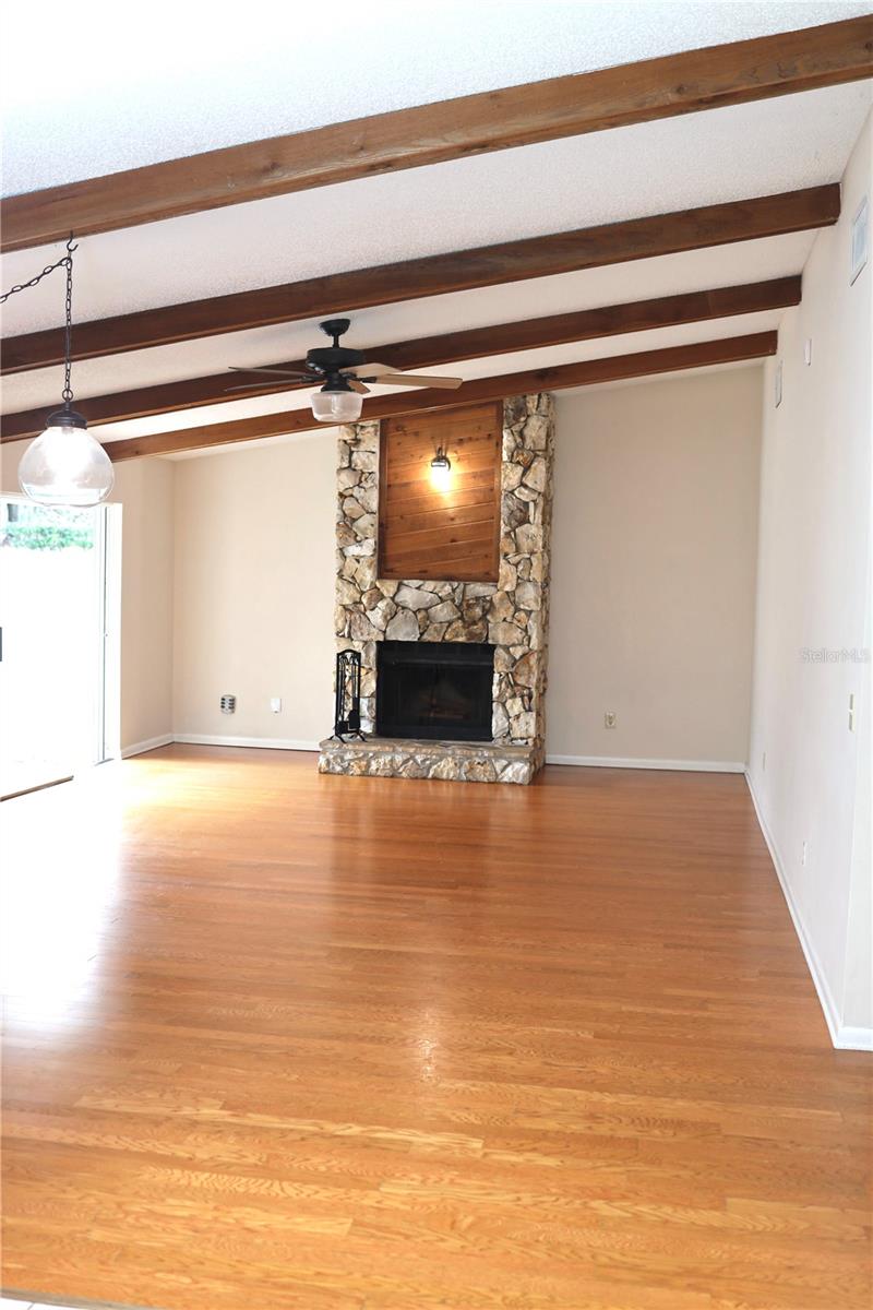 Image 18 of 31 For 1405 Goolagong Court