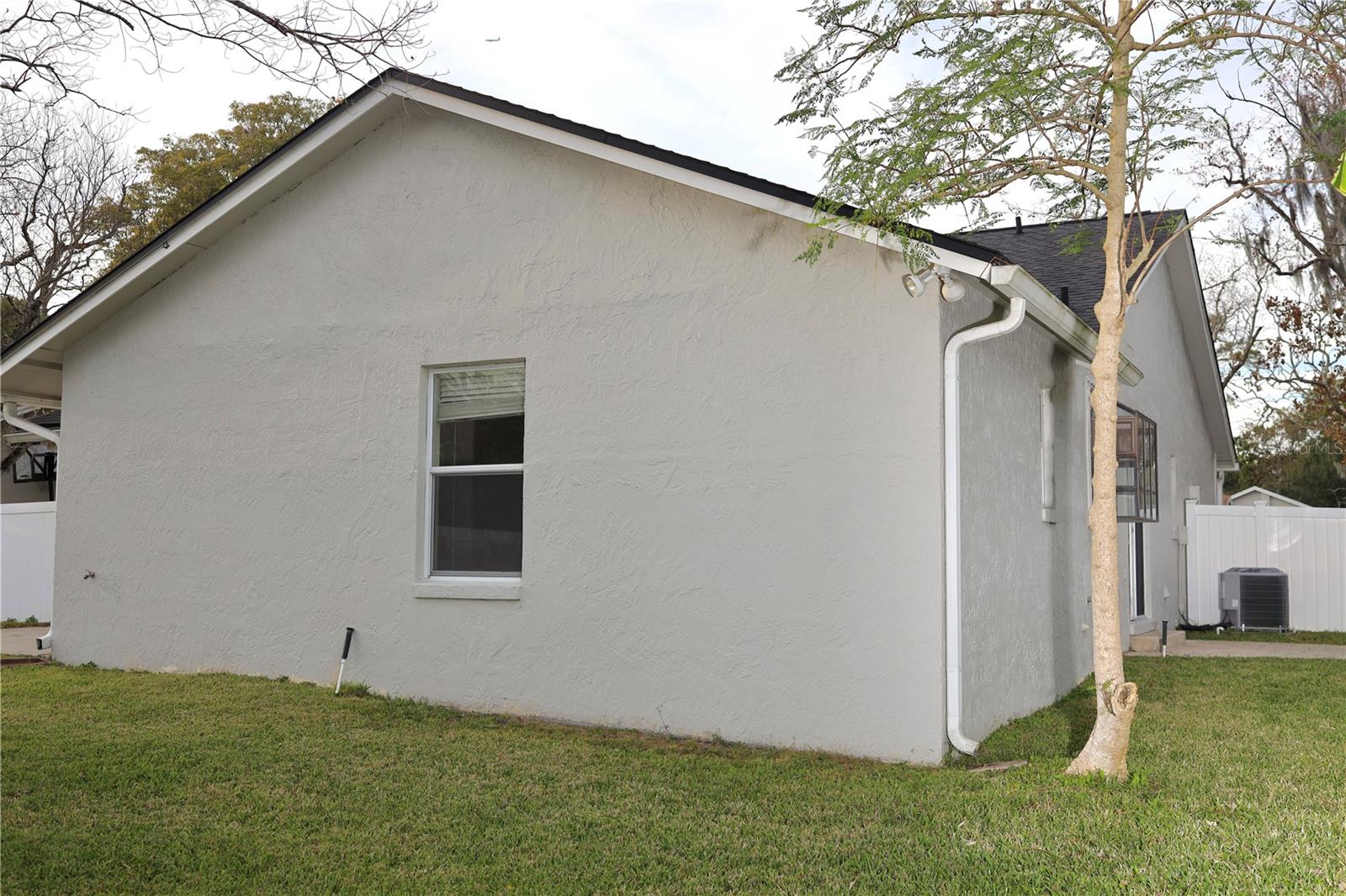 Image 28 of 31 For 1405 Goolagong Court