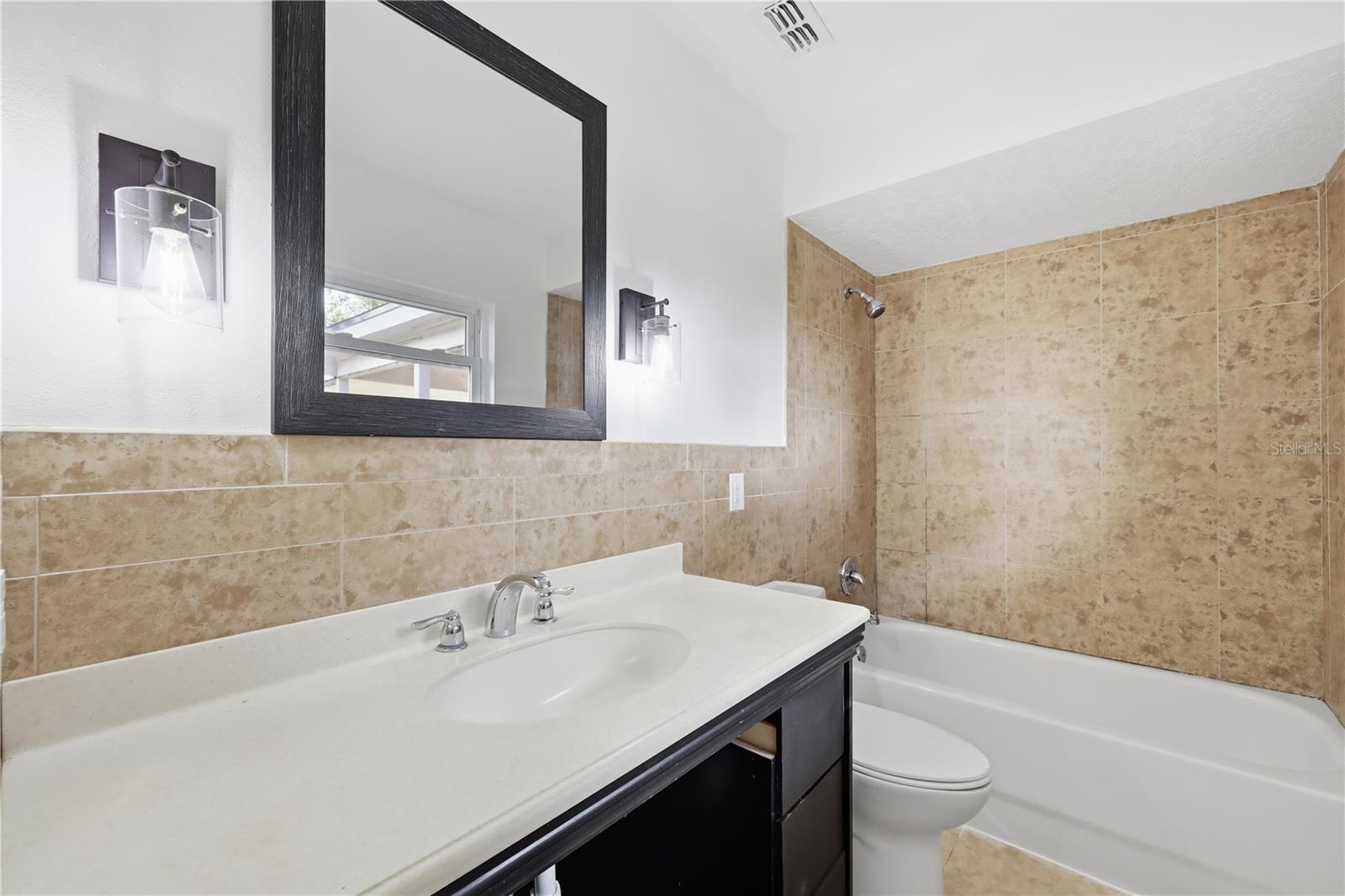 Image 22 of 47 For 995 Minnehaha Avenue