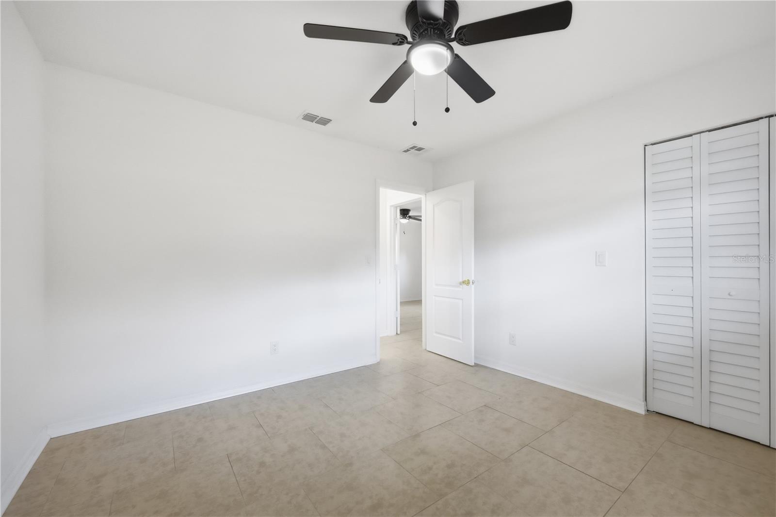 Image 25 of 47 For 995 Minnehaha Avenue