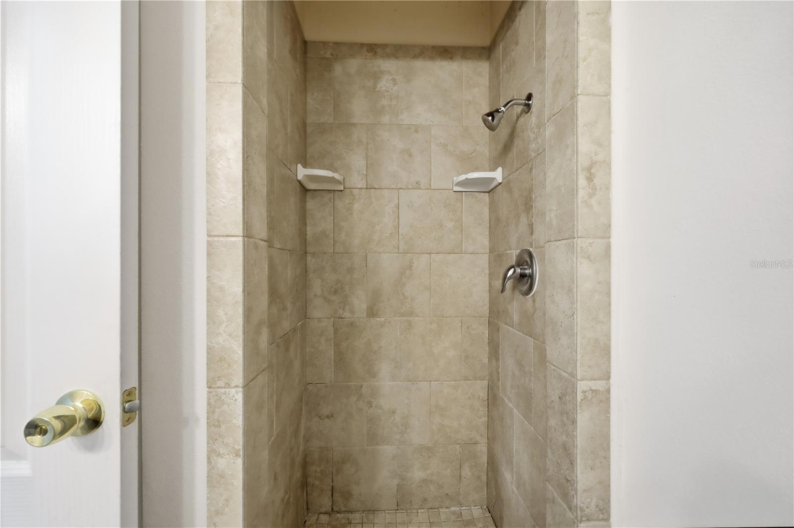 Image 27 of 47 For 995 Minnehaha Avenue