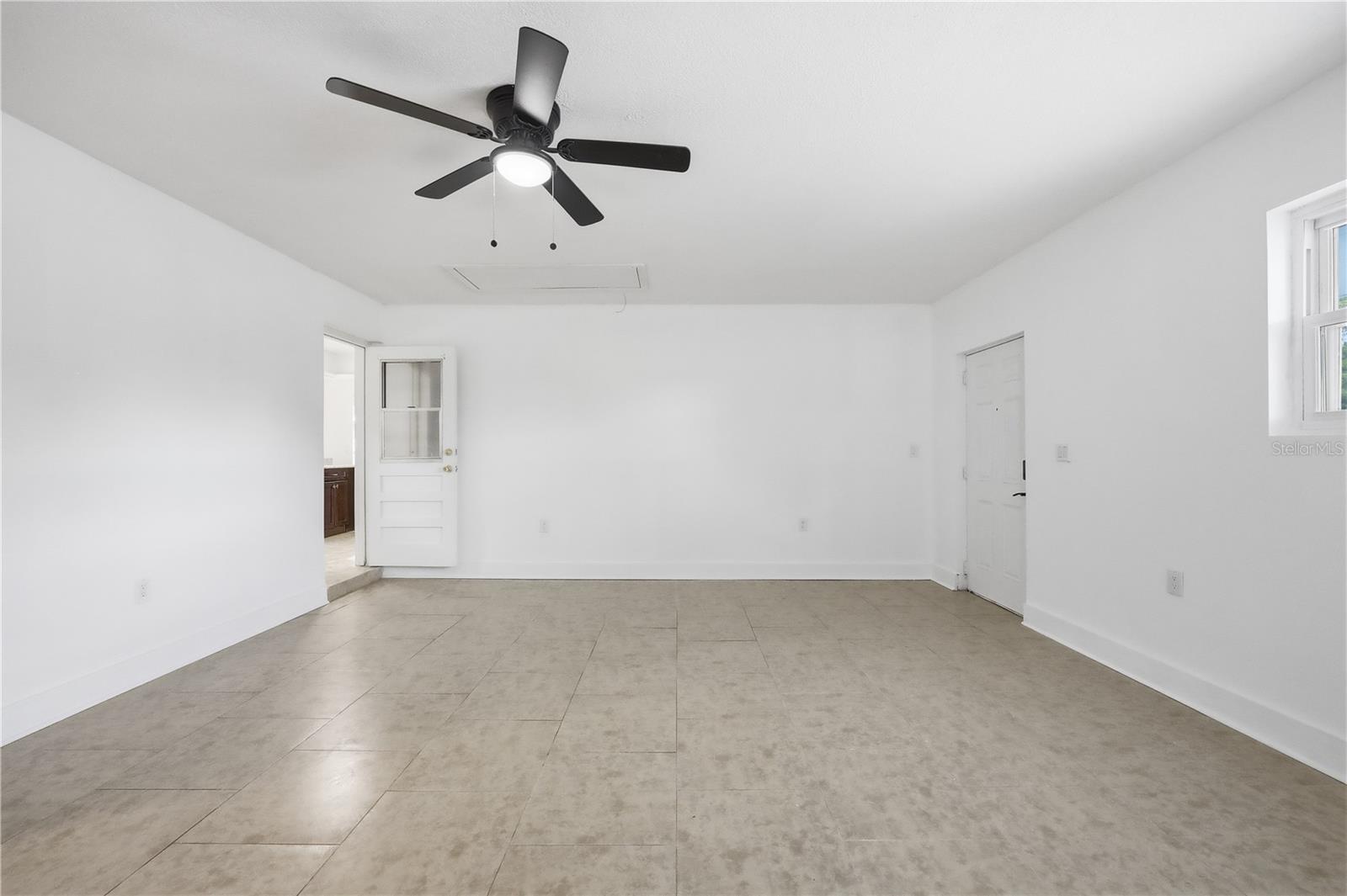 Image 29 of 47 For 995 Minnehaha Avenue