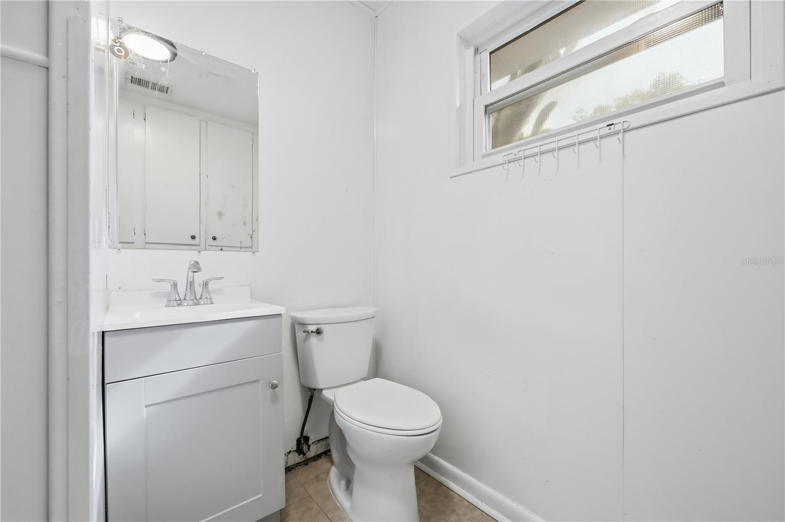 Image 30 of 47 For 995 Minnehaha Avenue