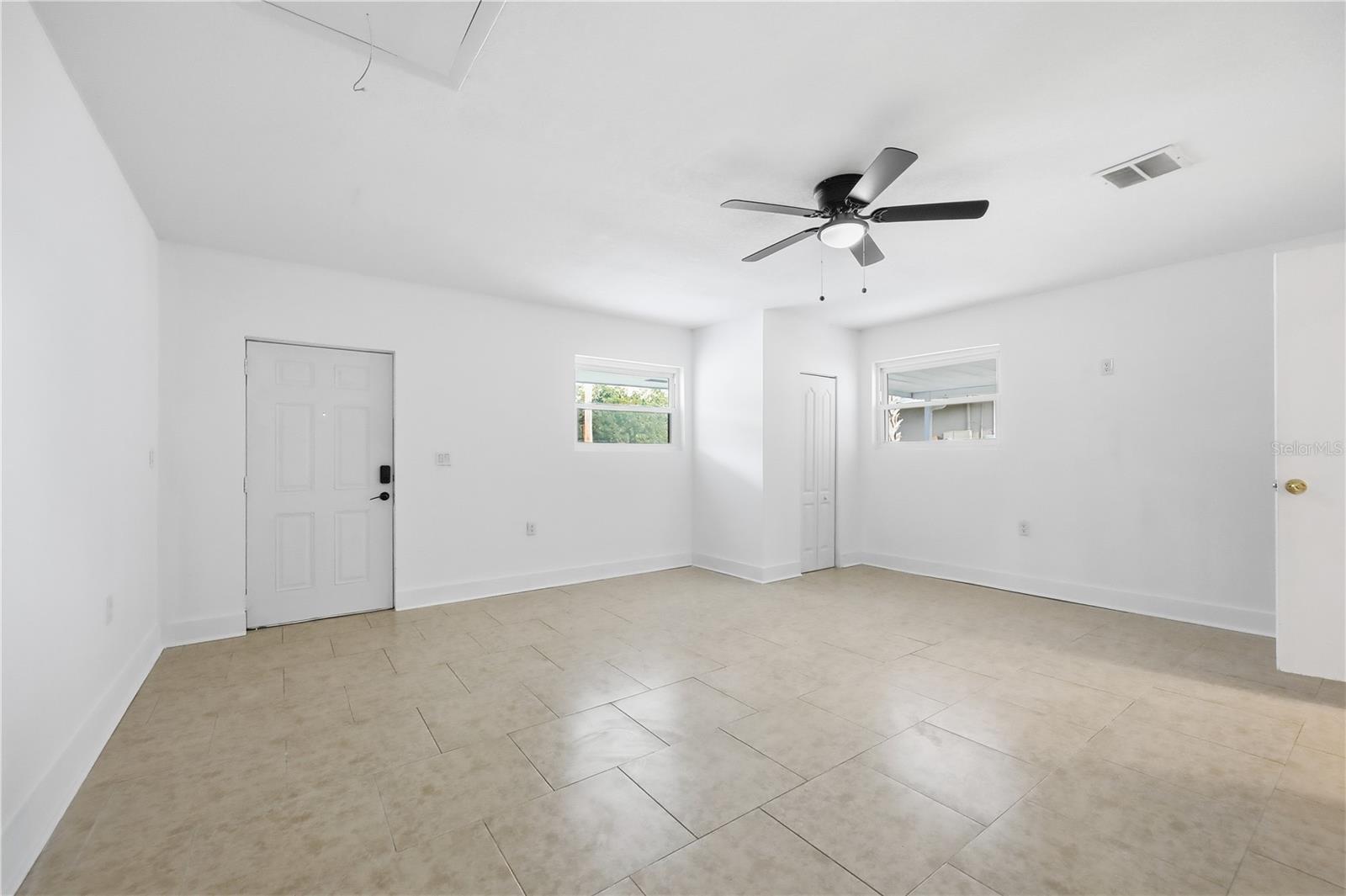 Image 33 of 47 For 995 Minnehaha Avenue