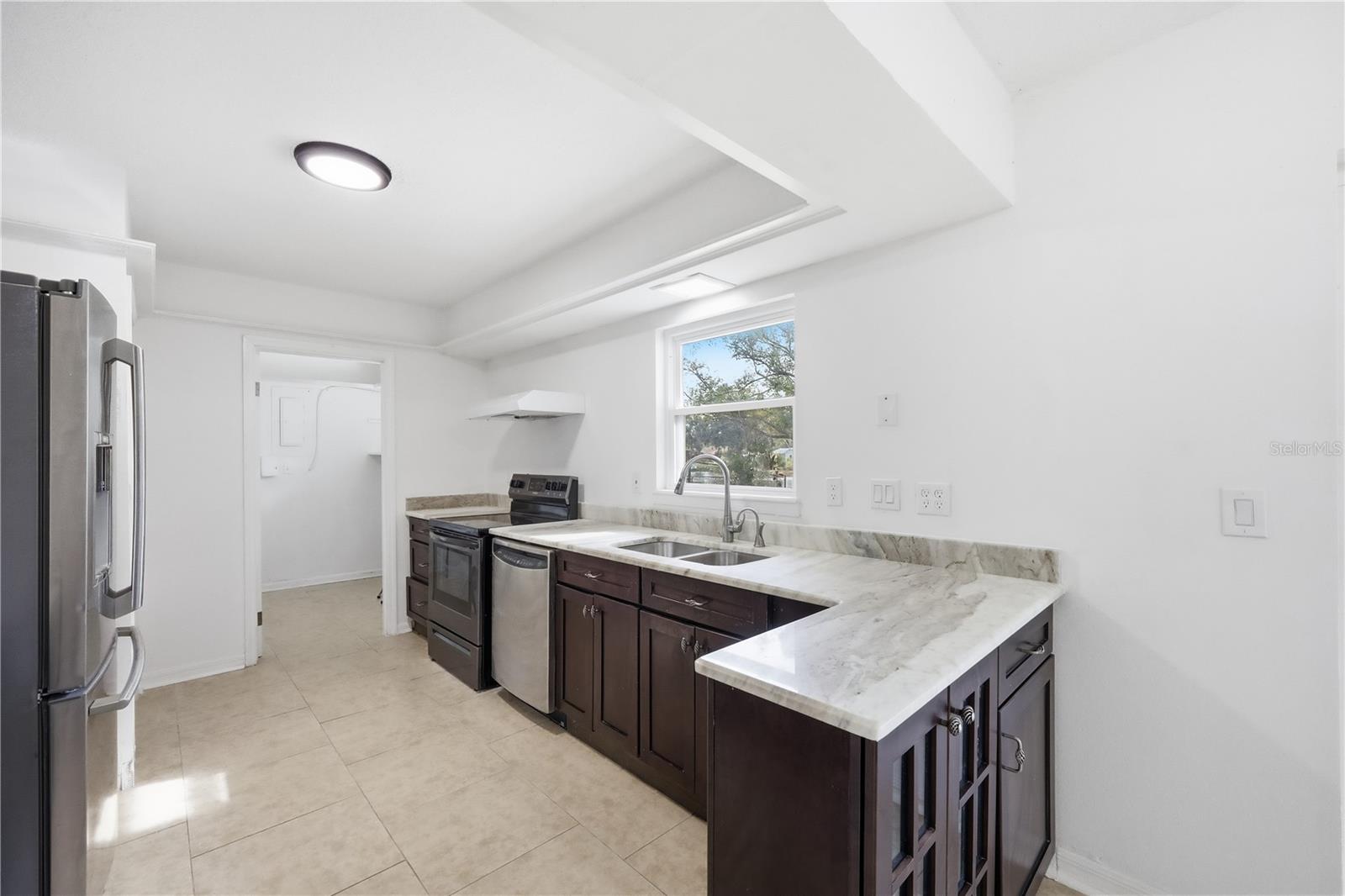 Image 40 of 47 For 995 Minnehaha Avenue