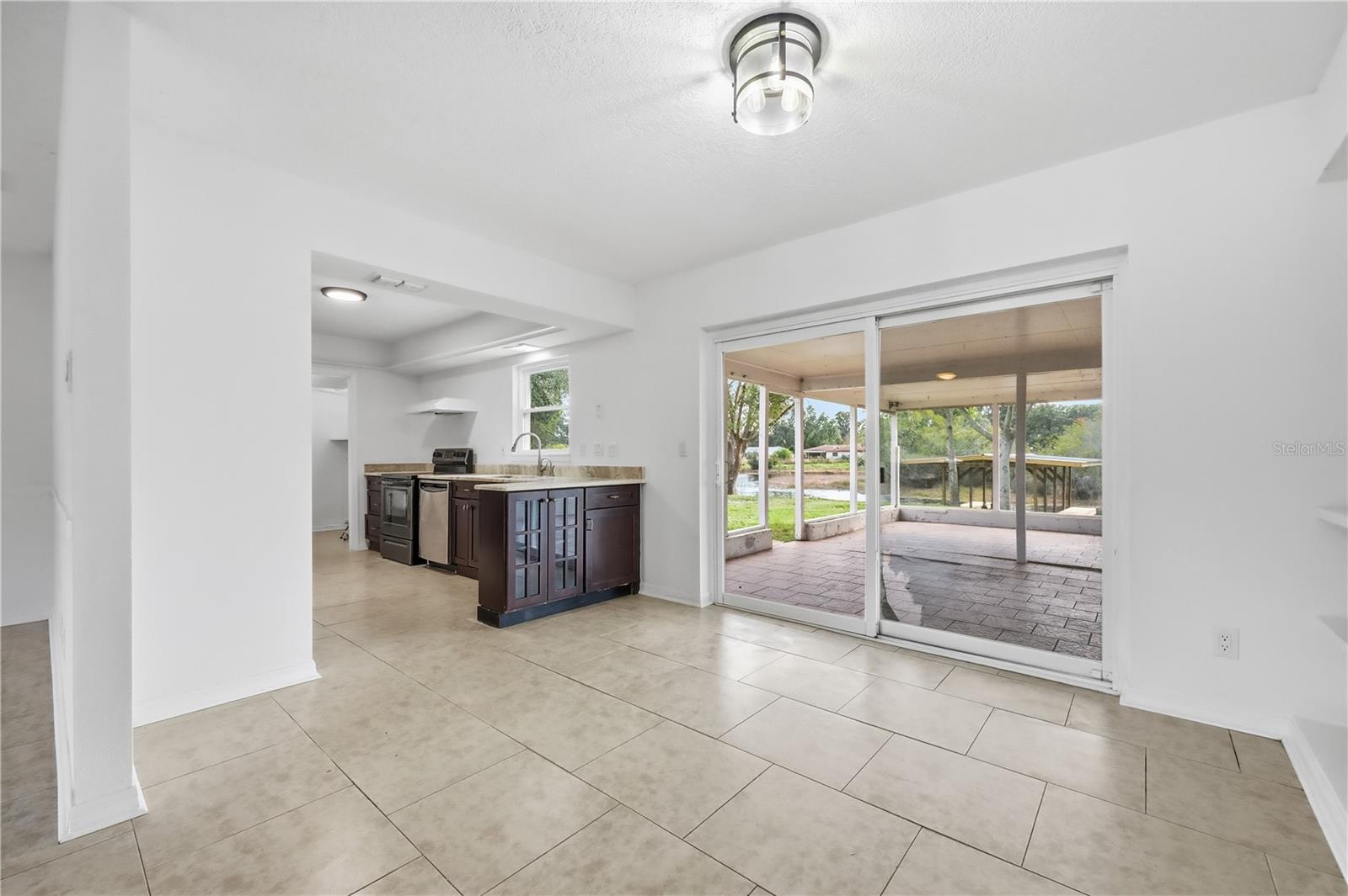 Image 42 of 47 For 995 Minnehaha Avenue