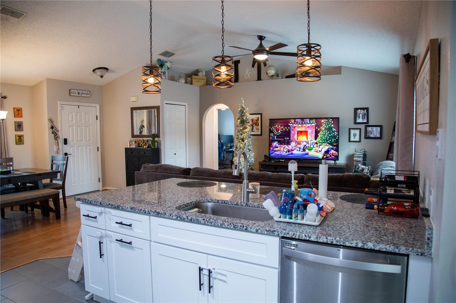 Image 11 of 29 For 2315 Academy Avenue