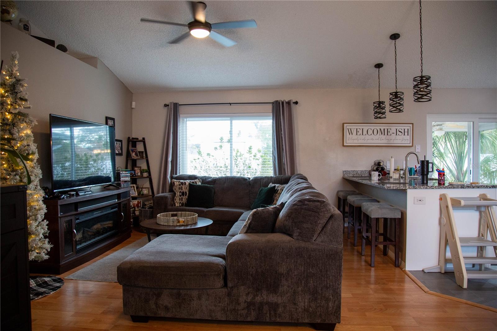 Image 6 of 29 For 2315 Academy Avenue