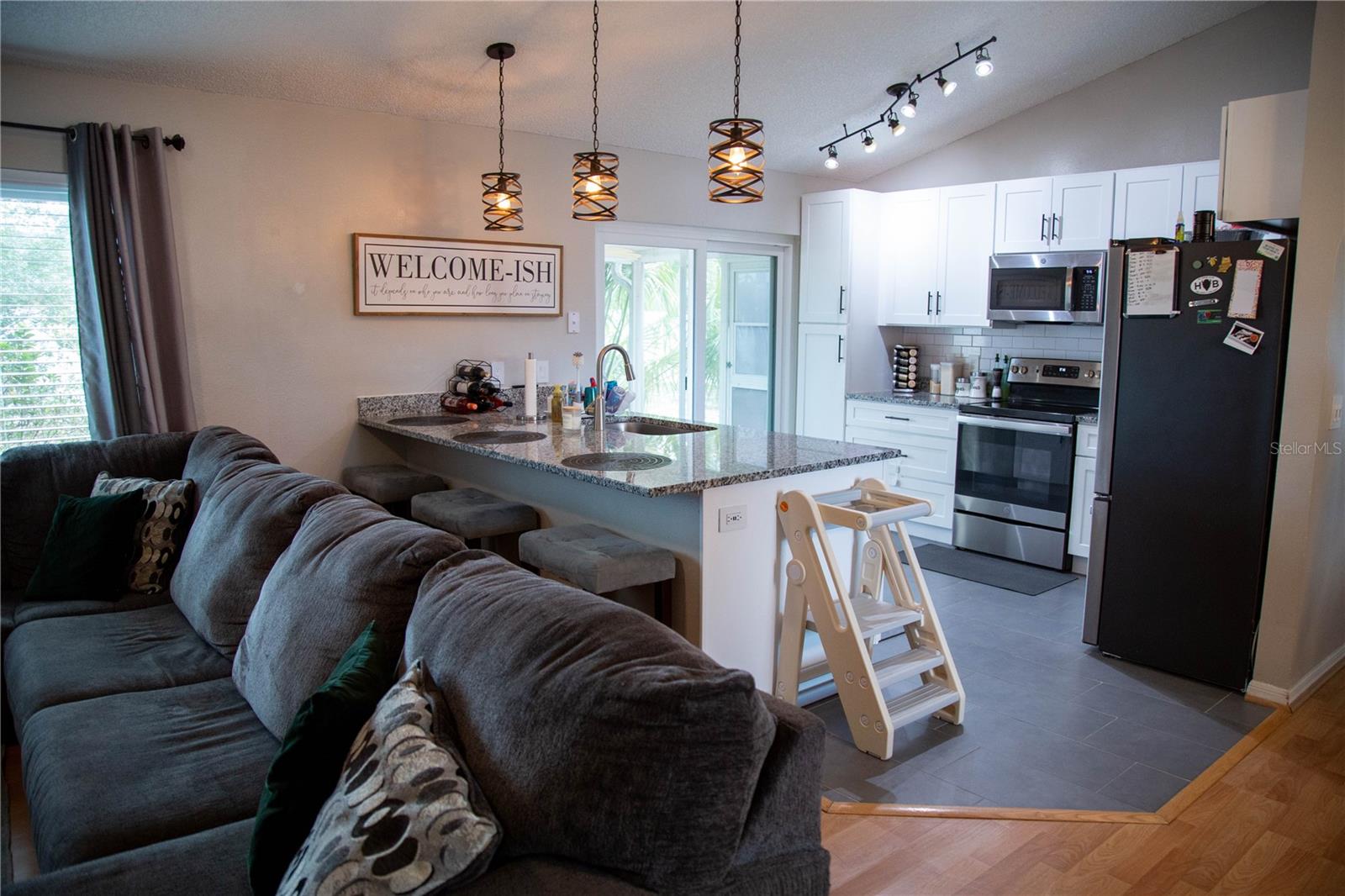 Image 9 of 29 For 2315 Academy Avenue