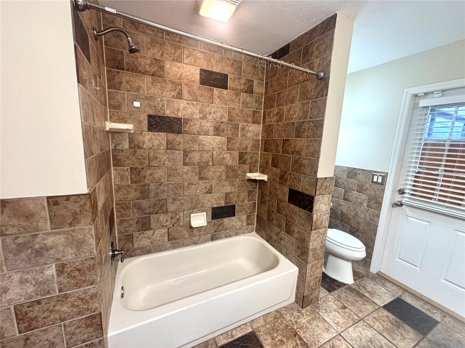 Image 11 of 15 For 1009 Terry Drive