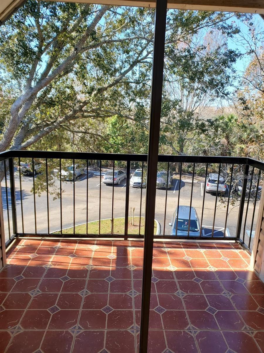 Image 14 of 15 For 1948 Lake Atriums Circle 136