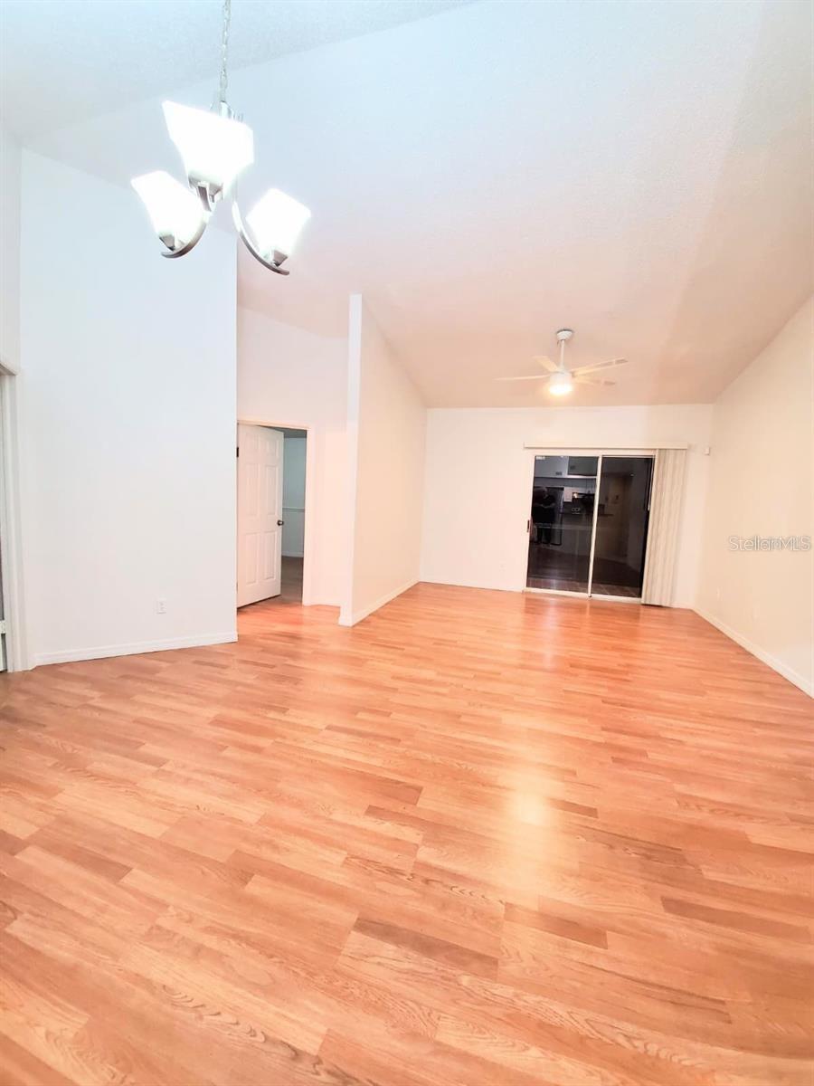 Image 6 of 15 For 1948 Lake Atriums Circle 136