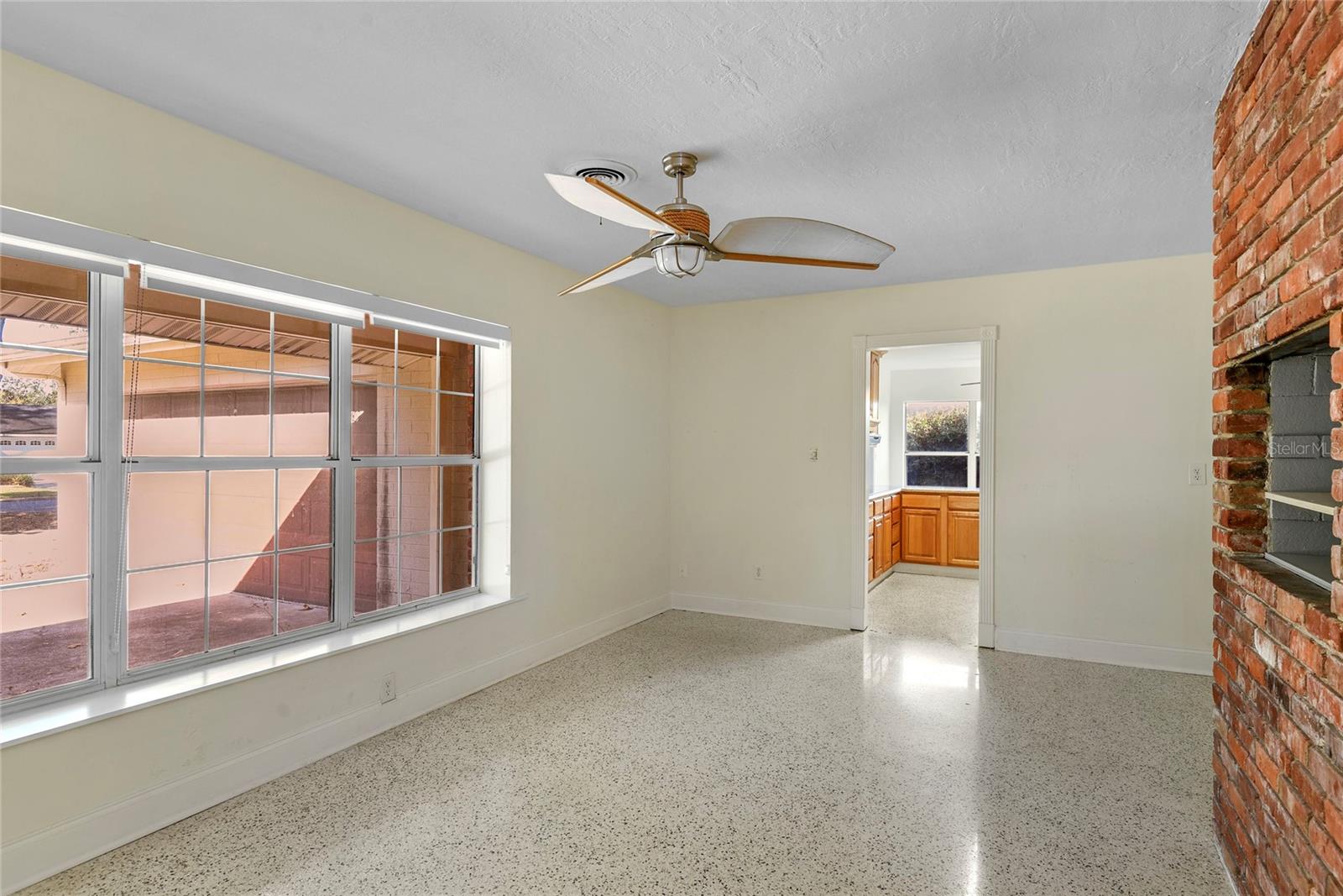 Image 4 of 37 For 820 Mojave Trail