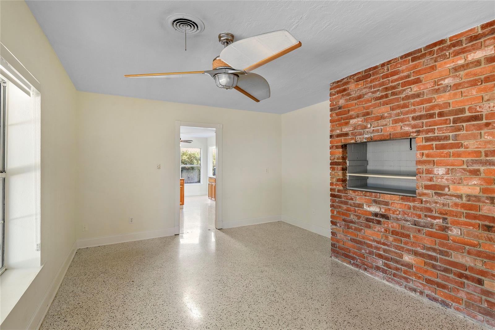 Image 5 of 37 For 820 Mojave Trail