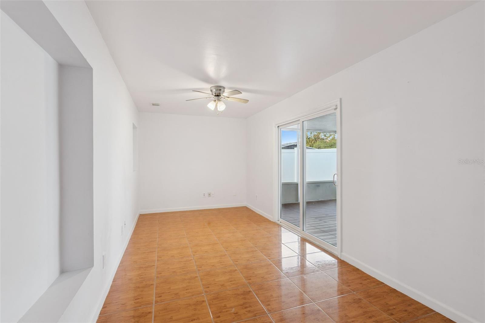 Image 10 of 18 For 2625 Mill Run Blvd