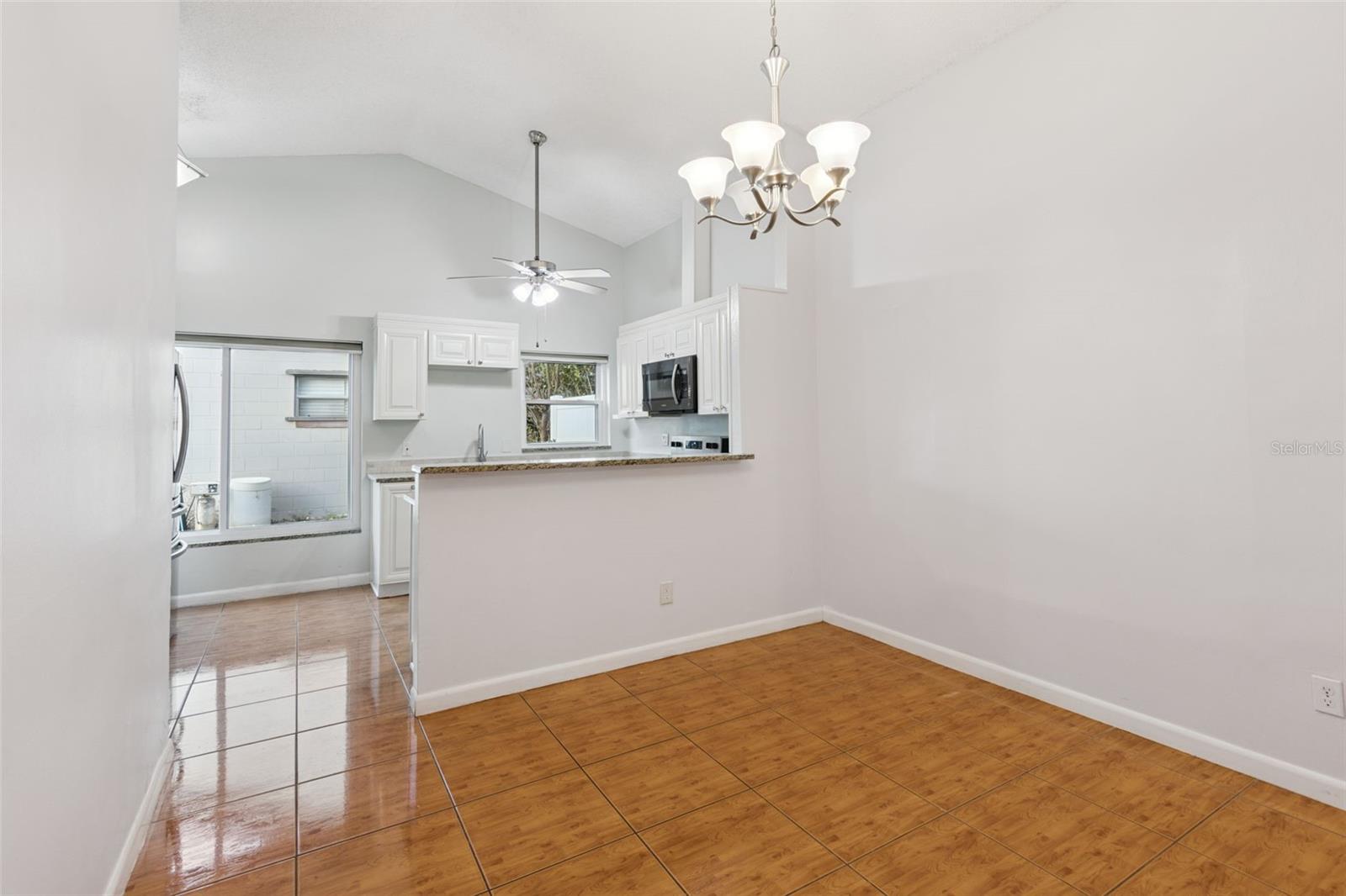 Image 14 of 18 For 2625 Mill Run Blvd