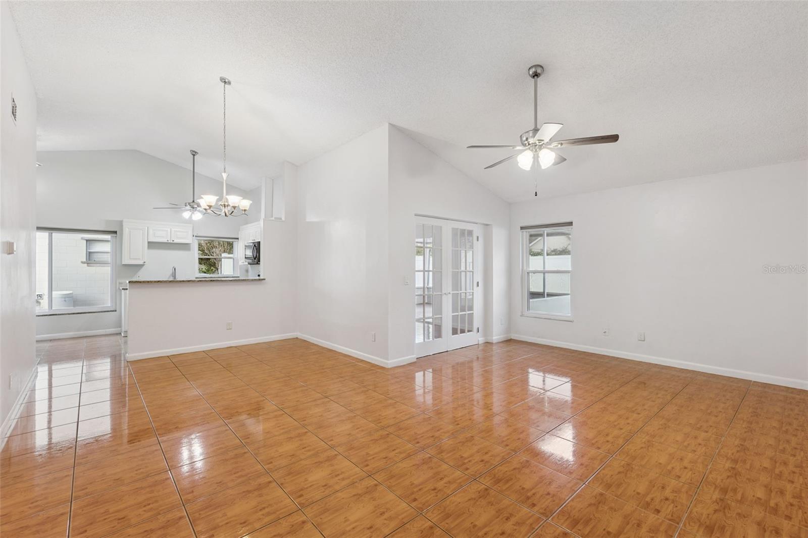 Image 15 of 18 For 2625 Mill Run Blvd