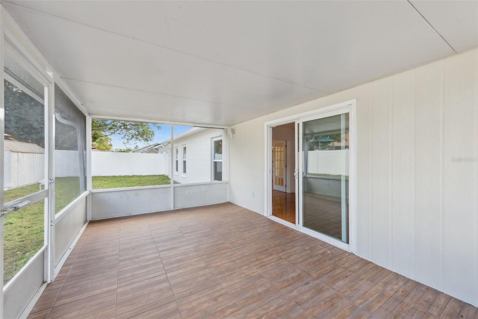 Image 3 of 18 For 2625 Mill Run Blvd