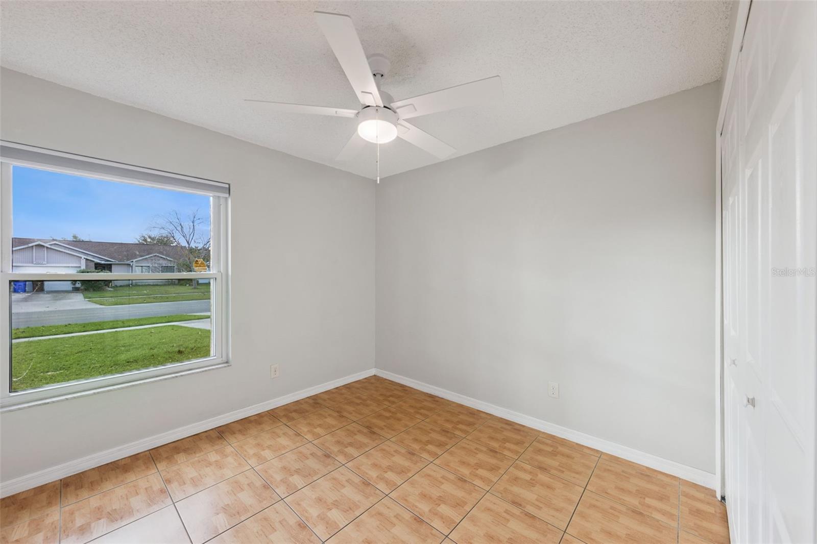 Image 9 of 18 For 2625 Mill Run Blvd